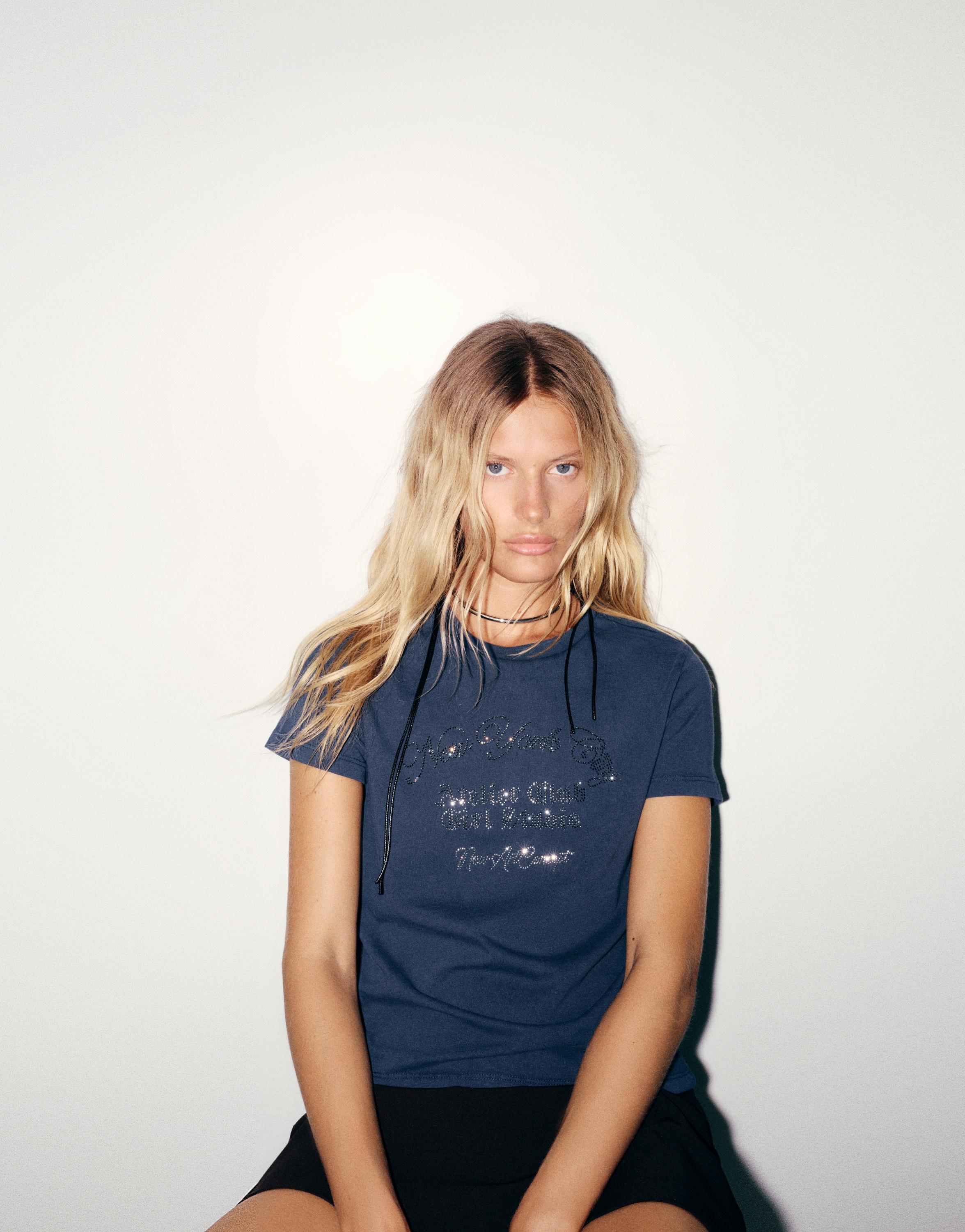 Pull&Bear Strass detaylı grafik tişört görsel 7