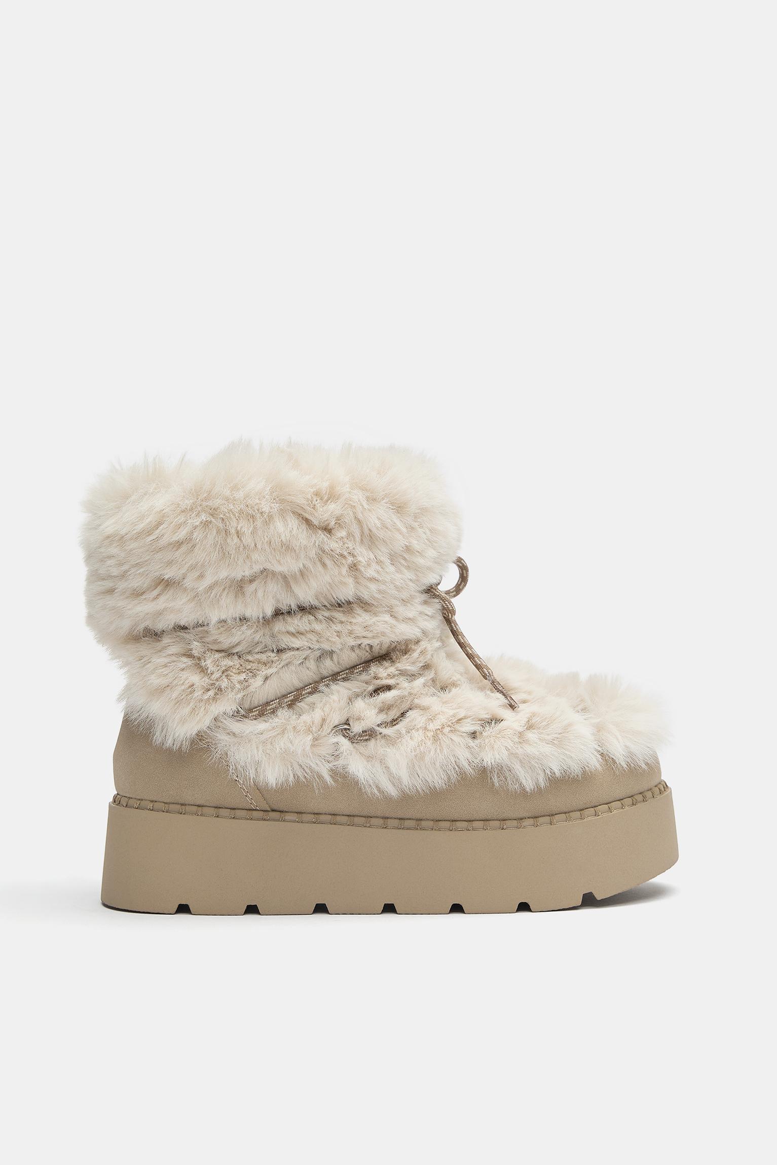 Flat faux fur boots — Ecru