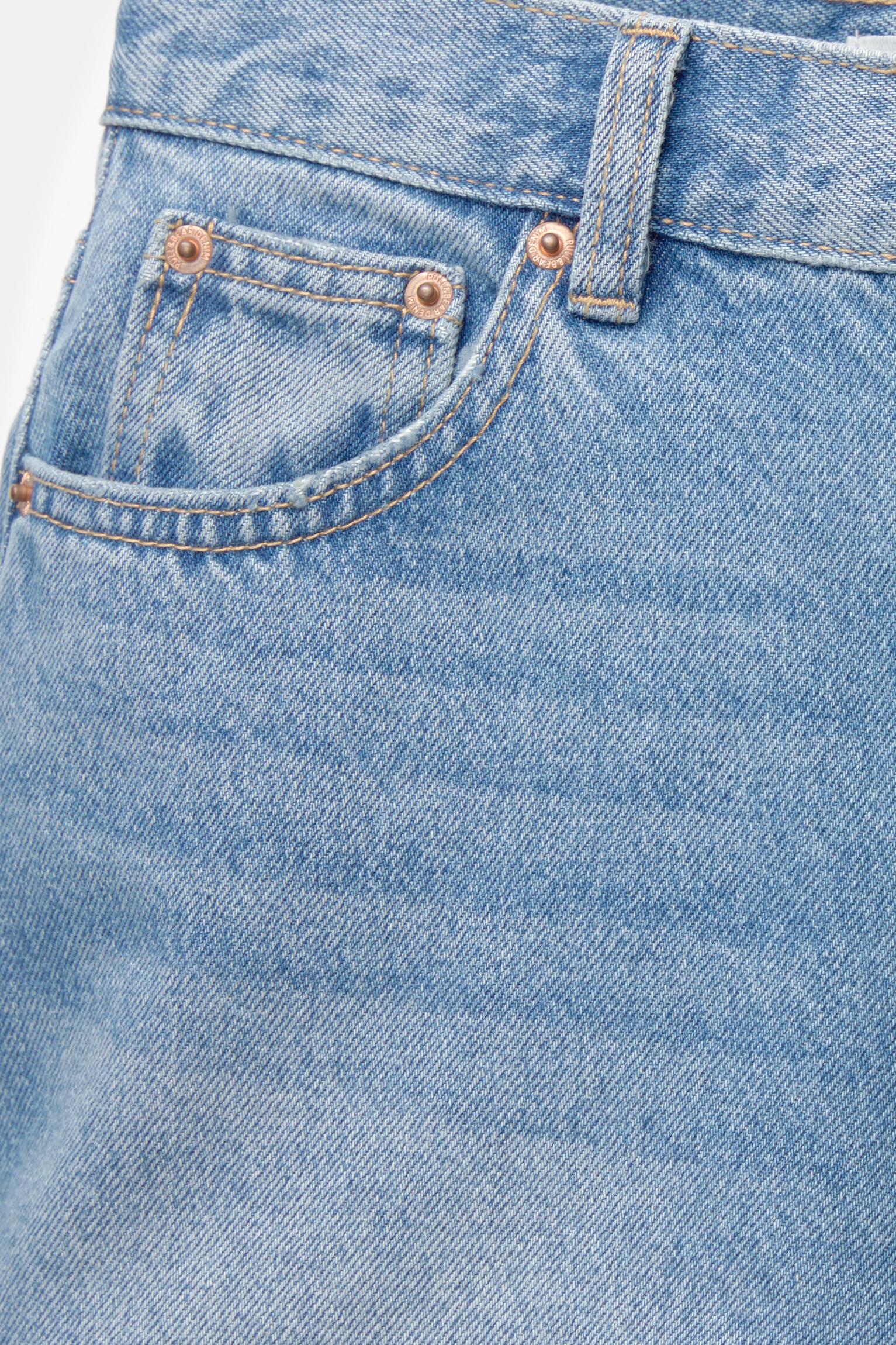 Denim turn-up mom shorts — Medium blue