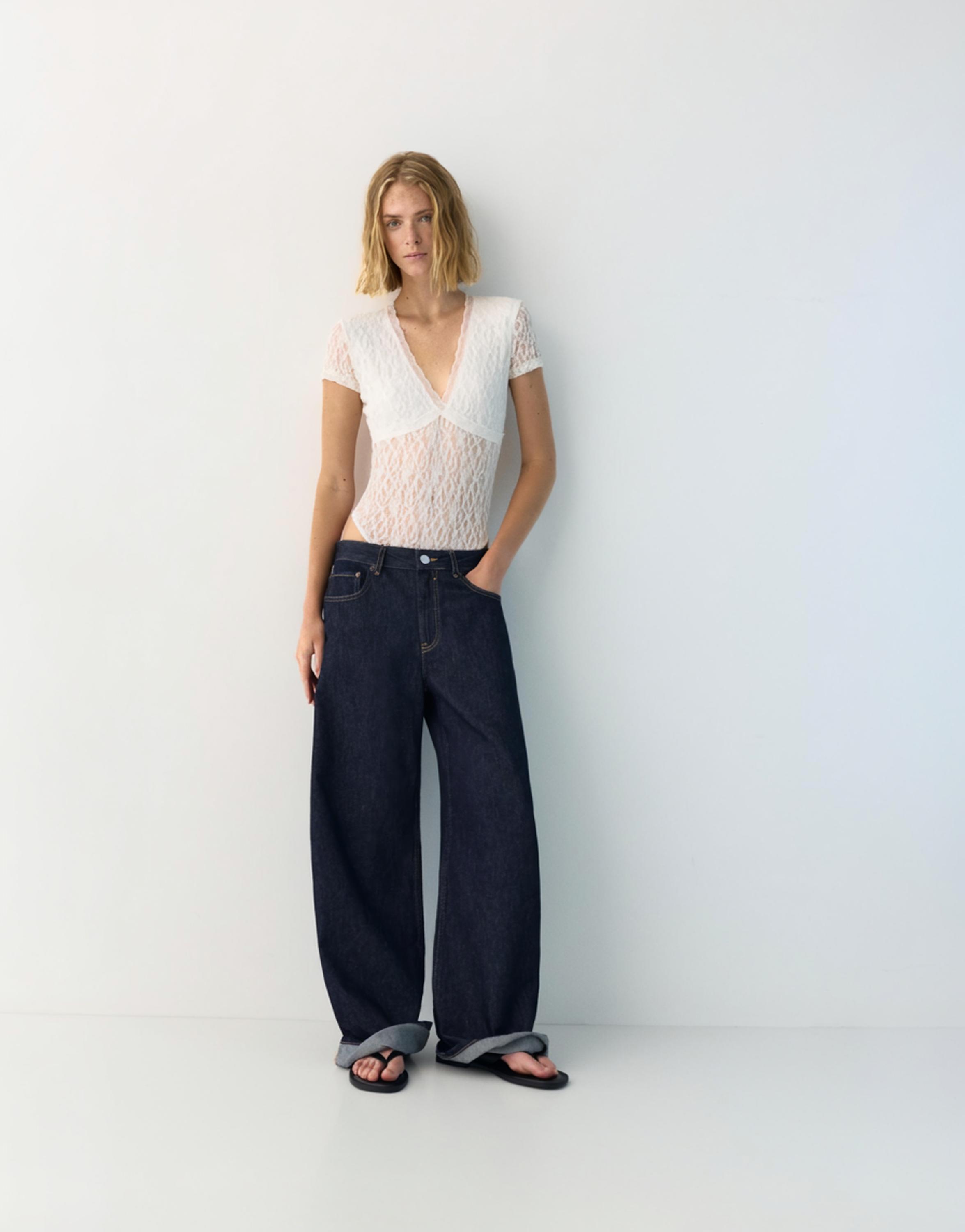Short sleeve lace bodysuit — Ice