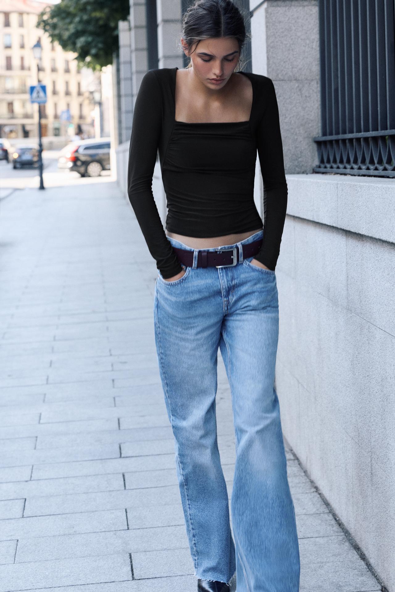 Square neckline top with gathers — Black