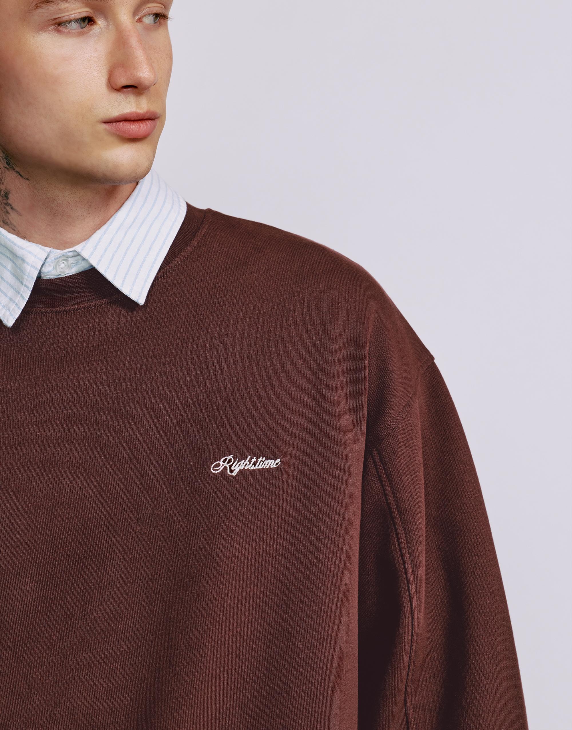 Embroidered round neck sweatshirt — Brown