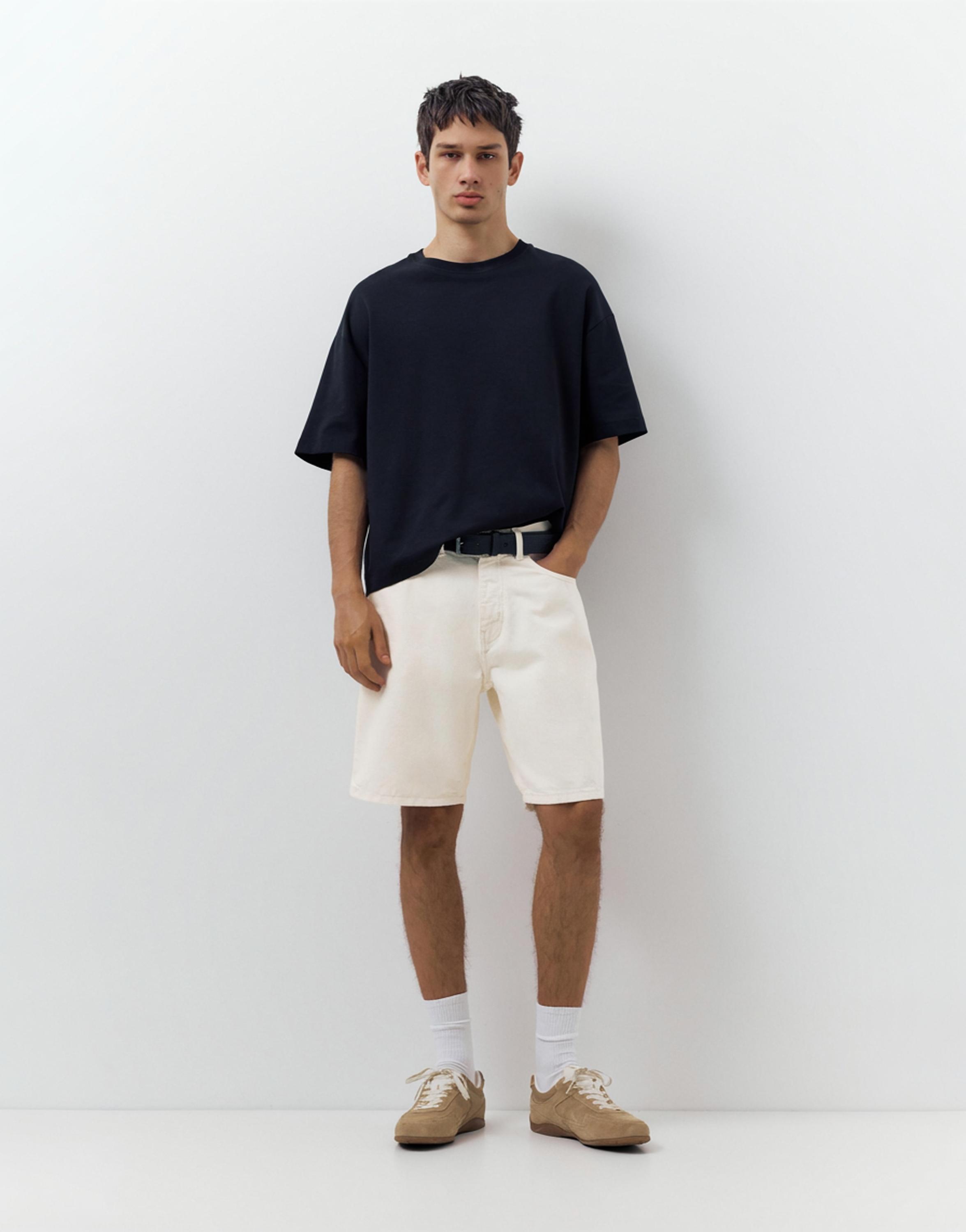 Standart kesim distressed denim bermuda - Görsel 5