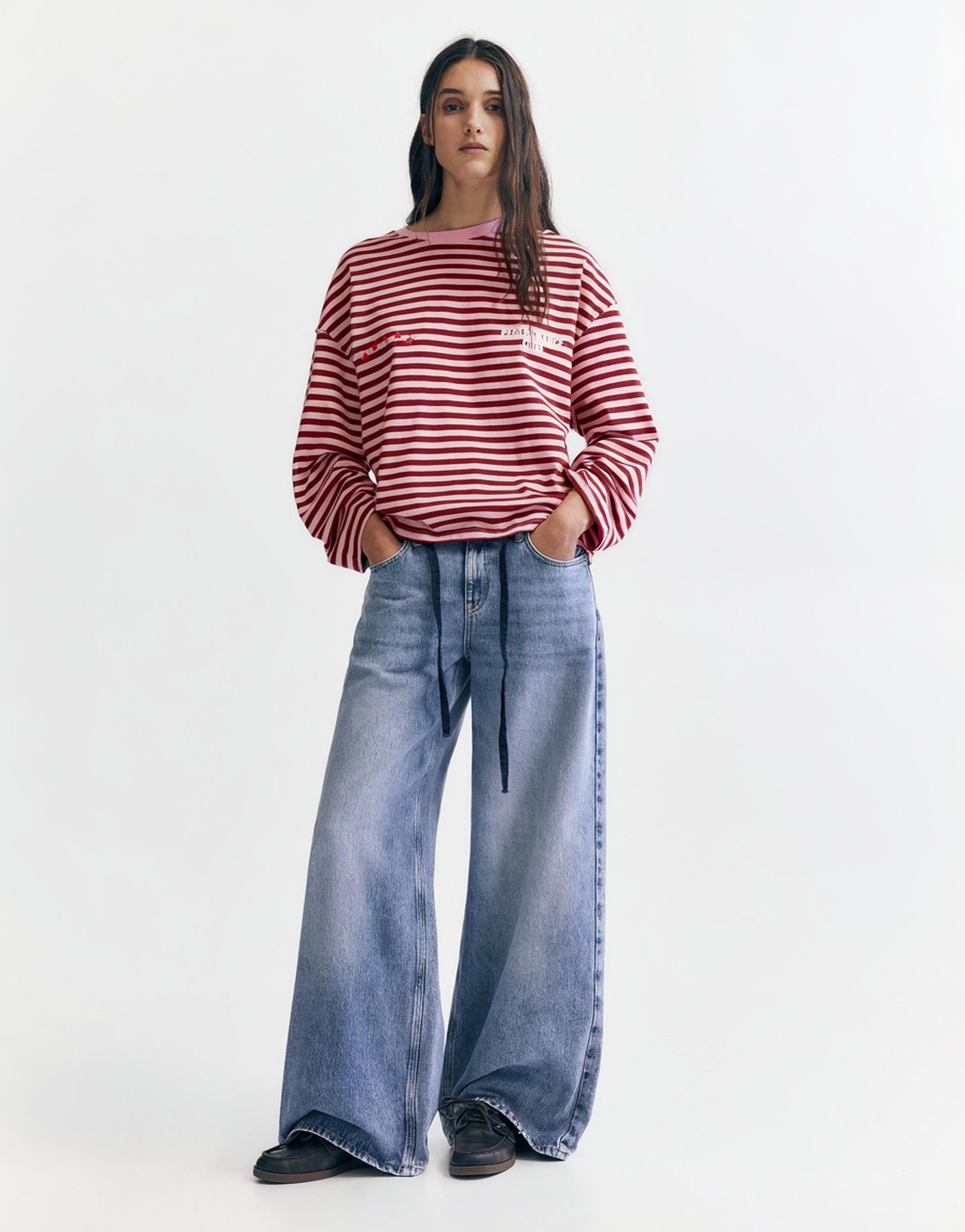 Çizgili, yıldızlı ve yazılı tişört - Görsel 7