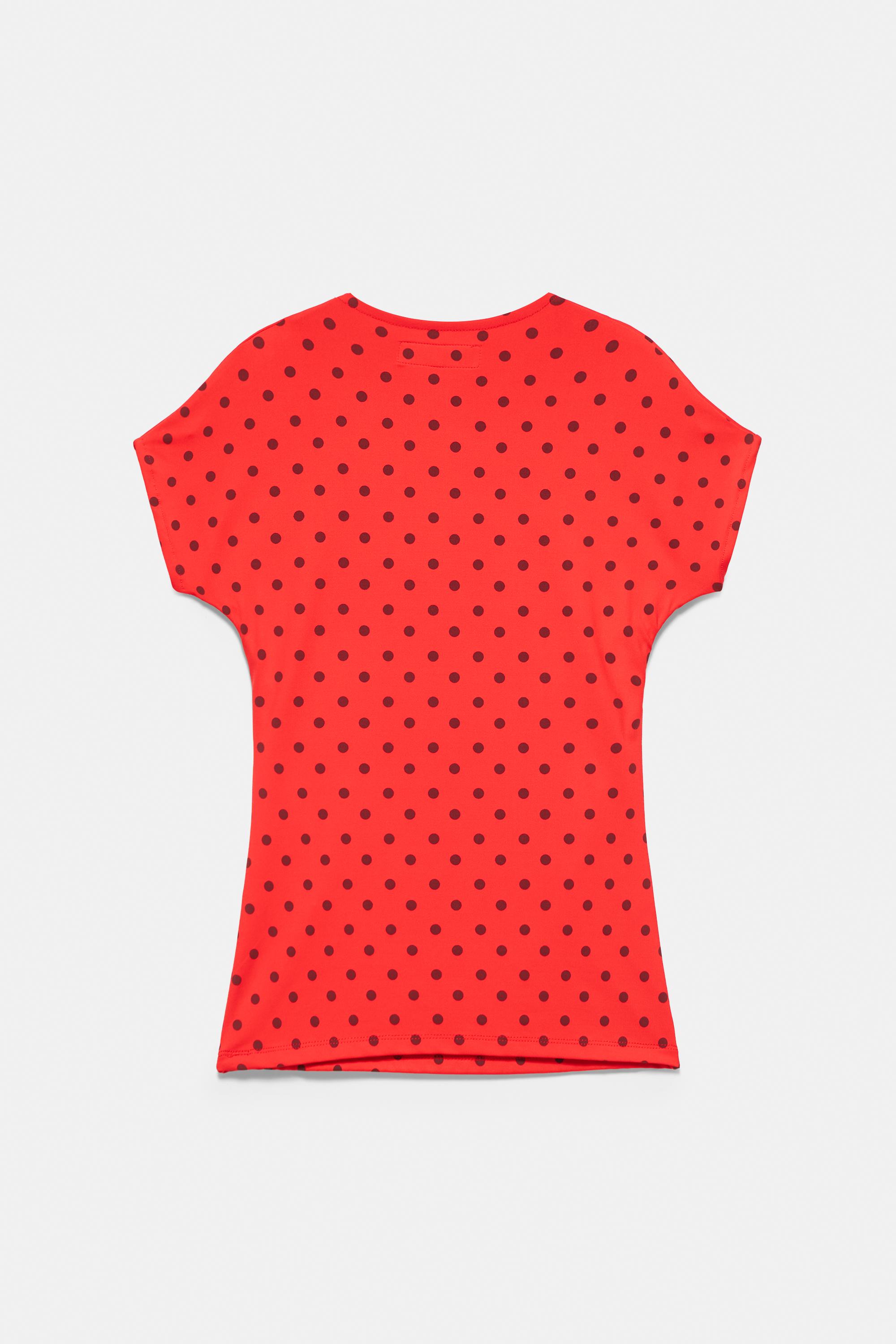 Cut-out T-shirt — Red