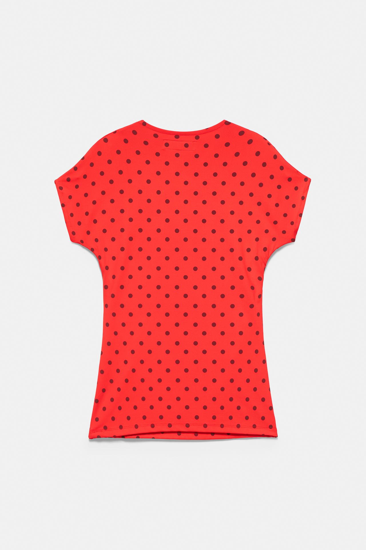 Cut-out T-shirt — Red