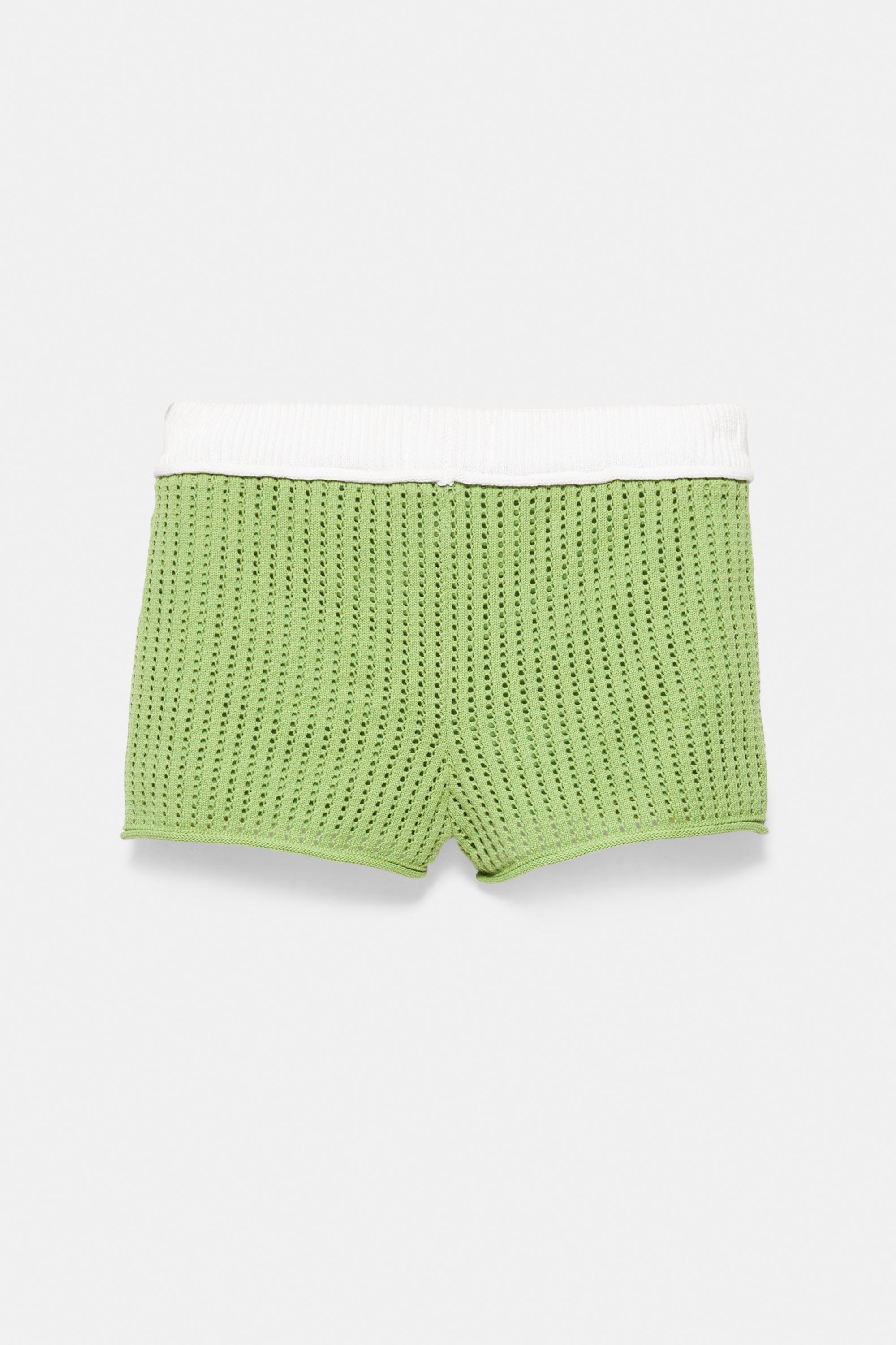 Crochet floral shorts — Green