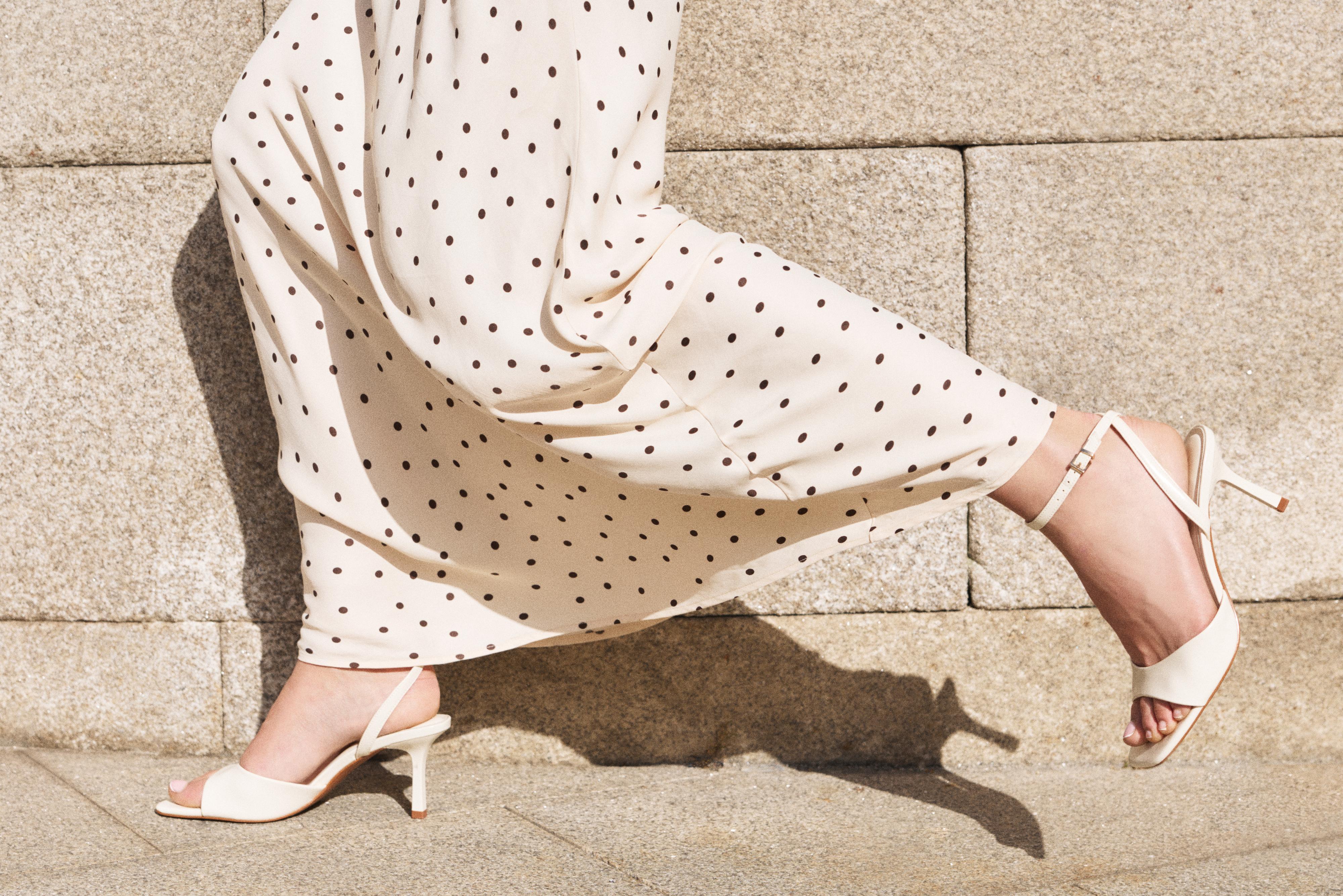Heeled sandals — Ecru