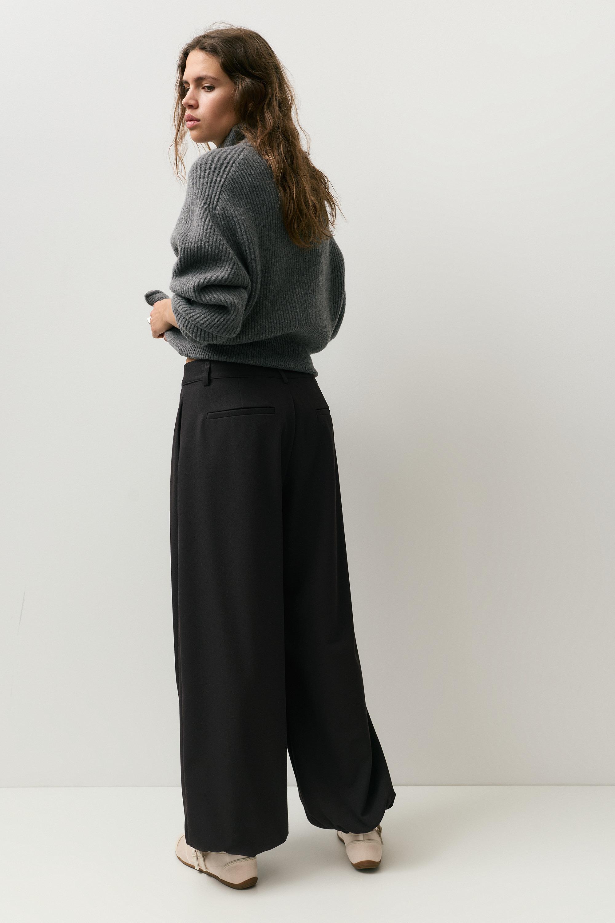 Darted sarouel trousers — Black