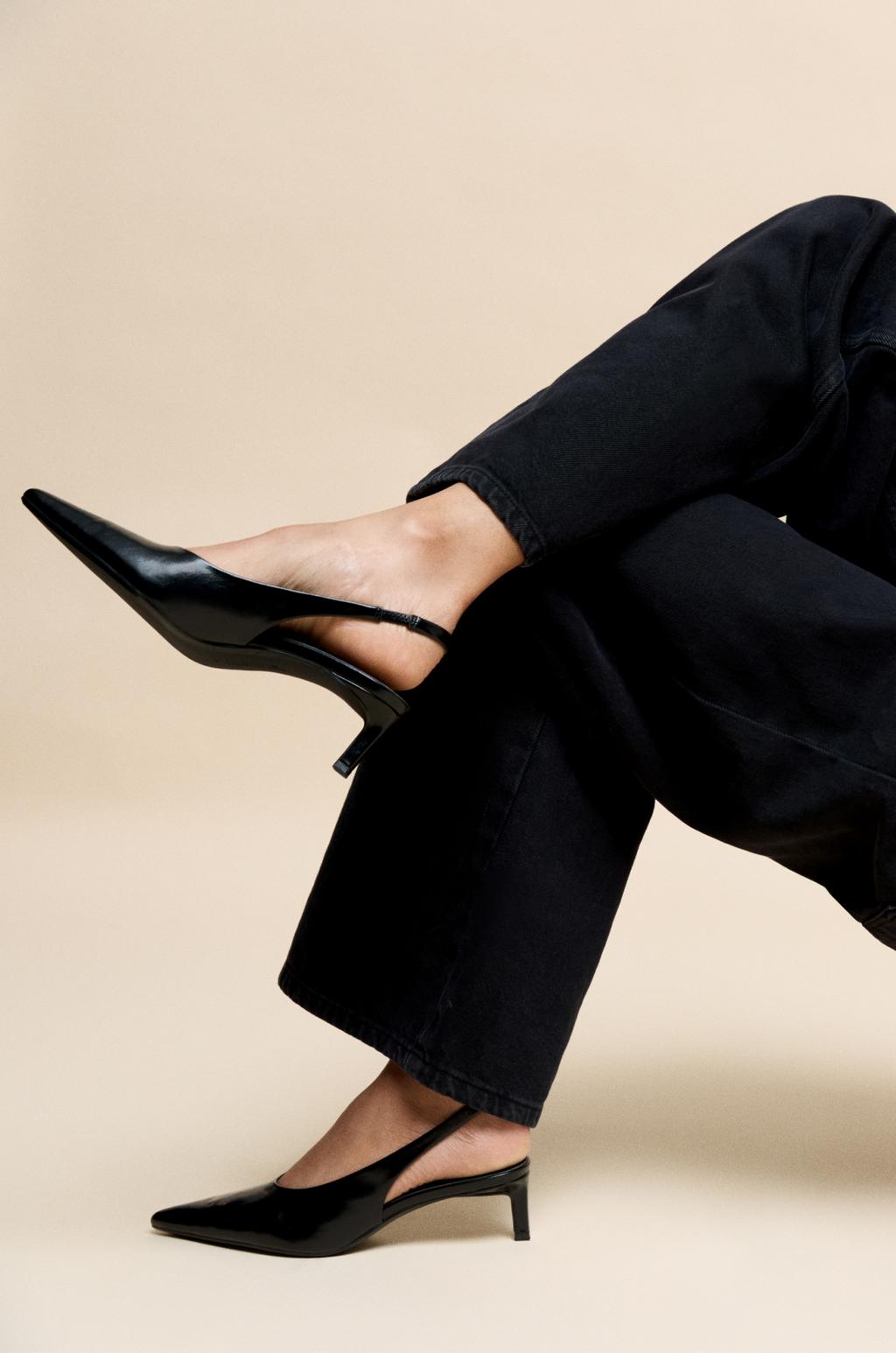 Escarpins ouverts à l'arrière pull&bear