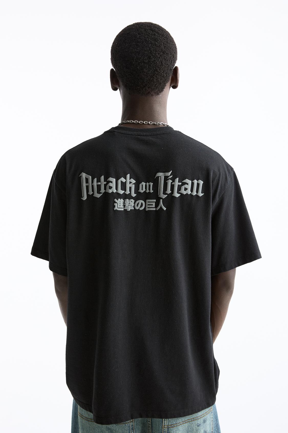 Shirt Attack on Titan im Washed-Look - PULL&BEAR 