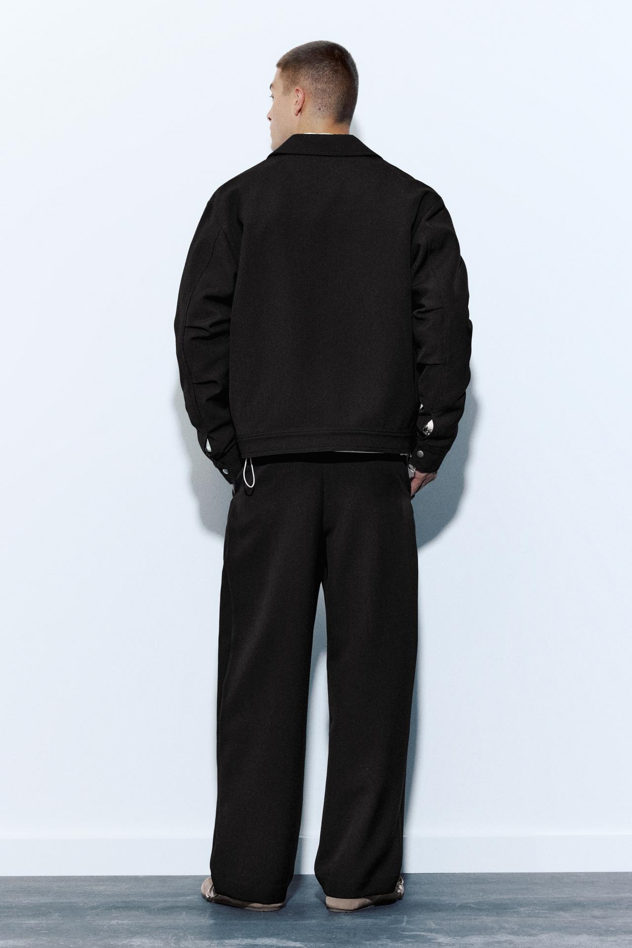 Straight tailored fit trousers — Black