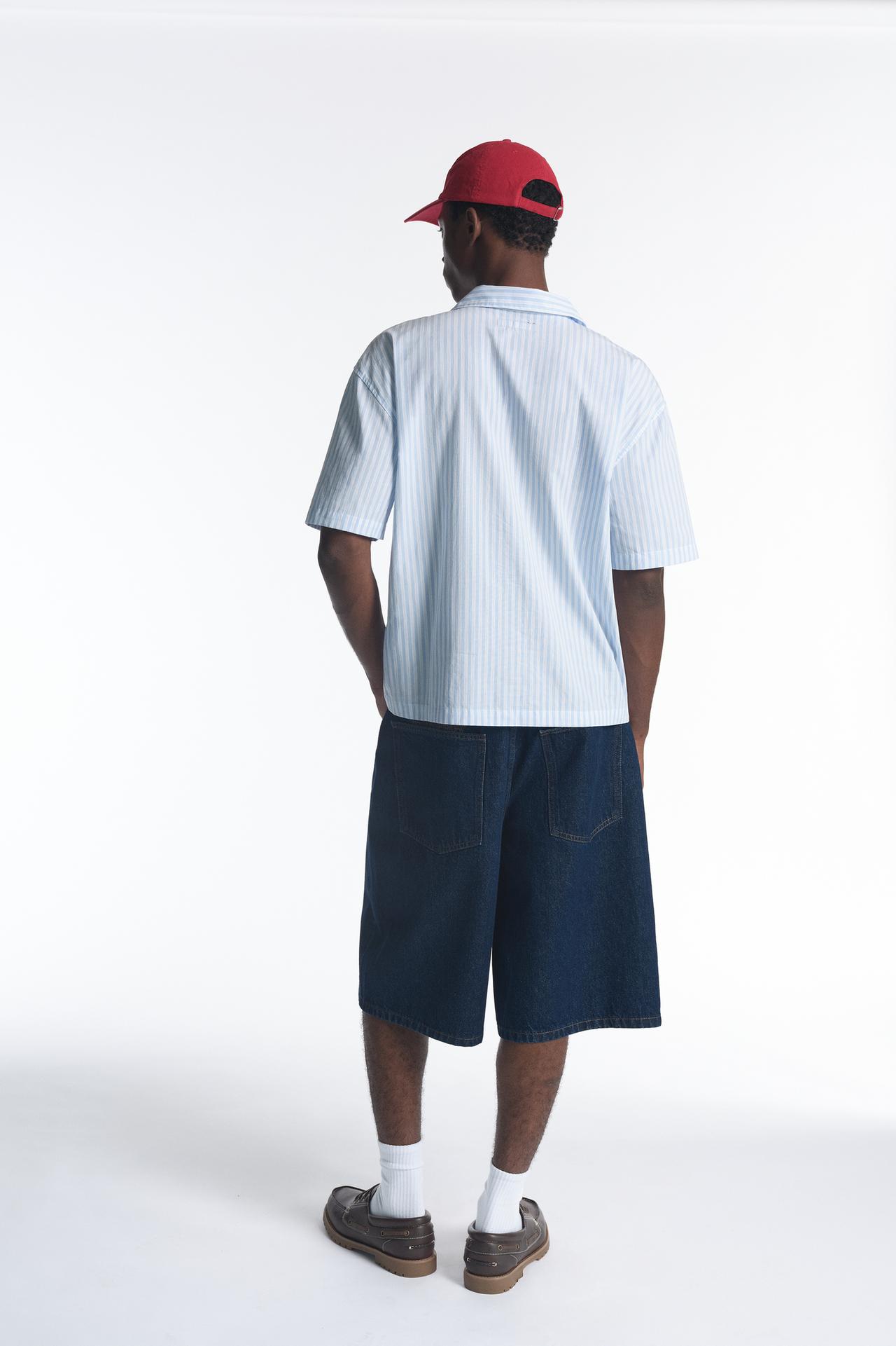 Striped short sleeve shirt with text — Grey/Blue