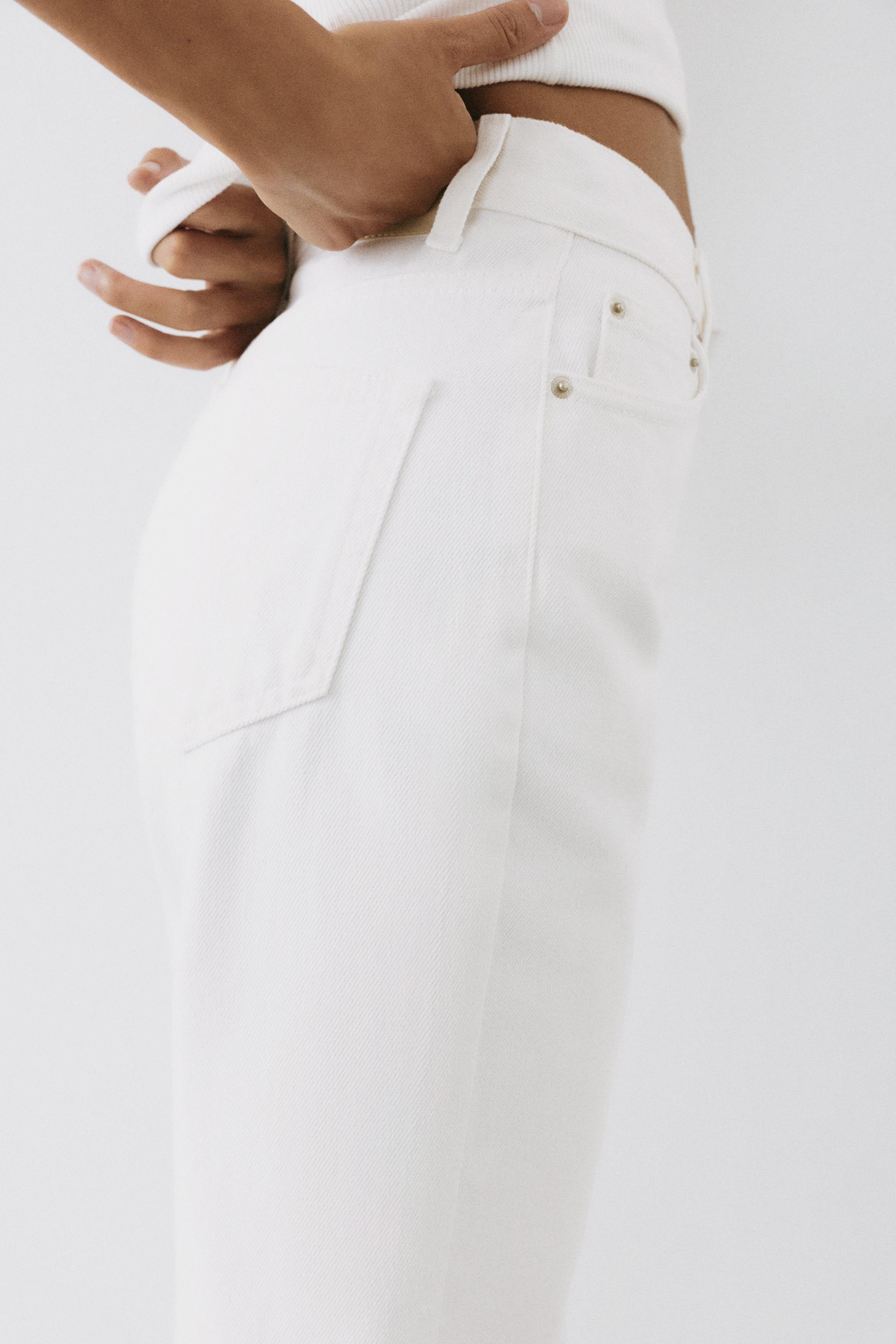 High-waist mom jeans — Bright white