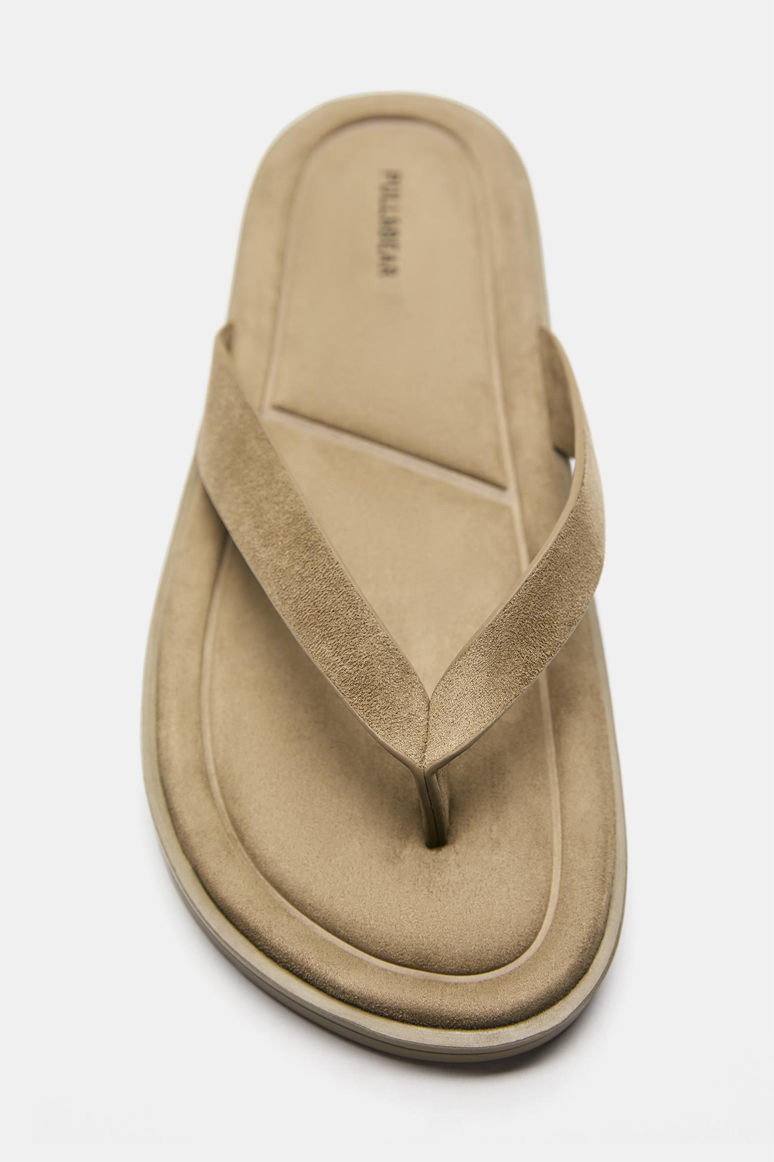 Flat sandals — Ecru
