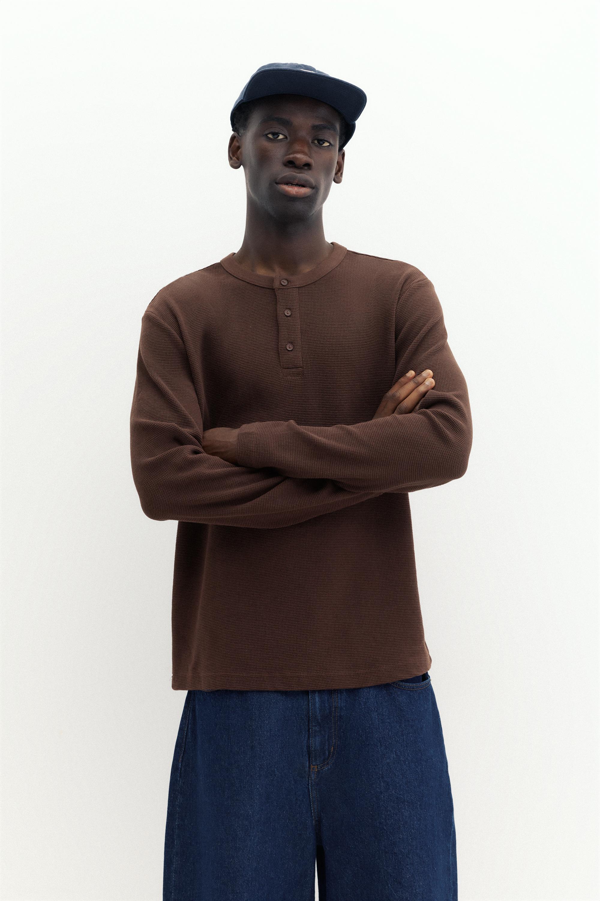 Waffle-knit long sleeve T-shirt — Brown