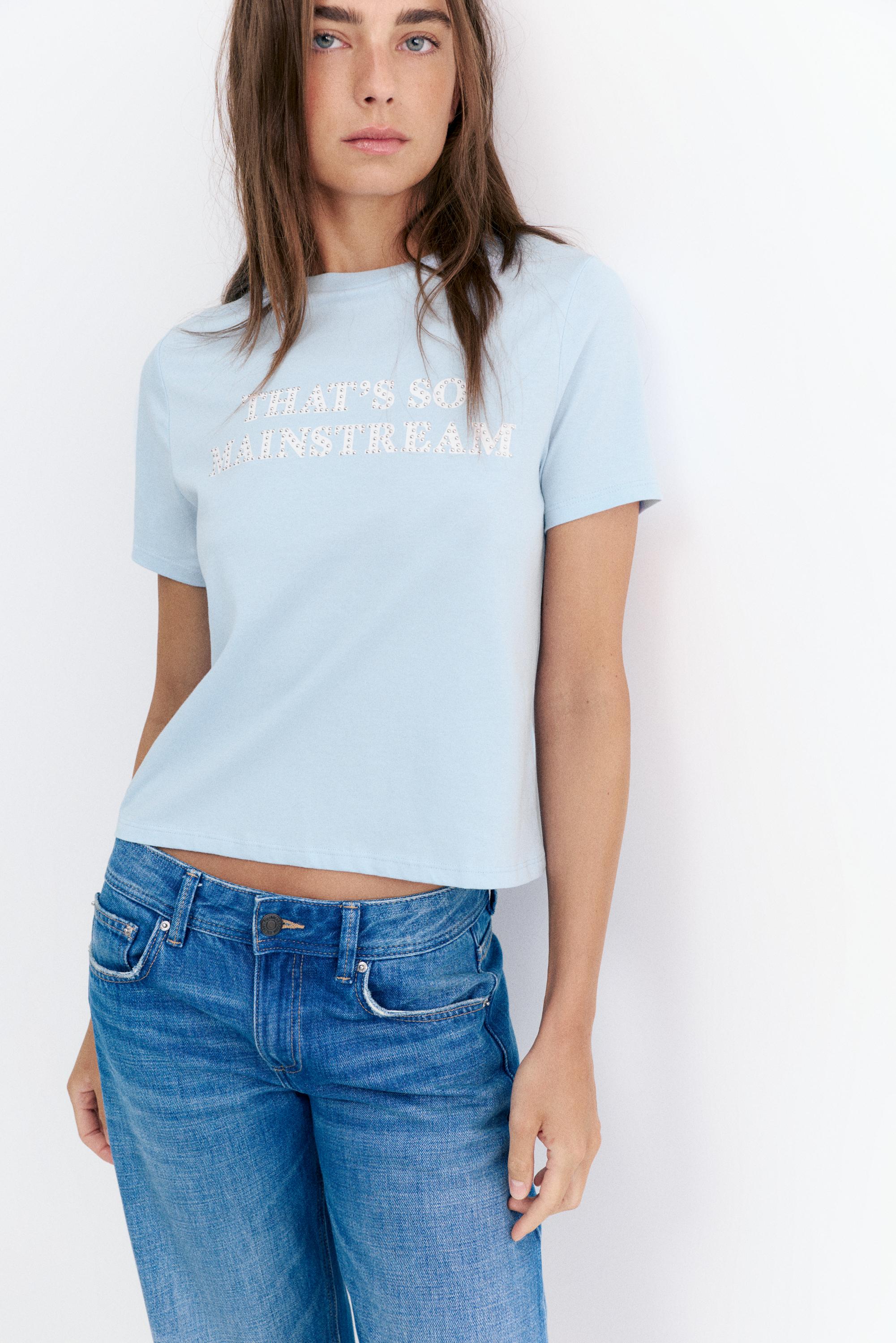 Studded text T-shirt — Pale blue