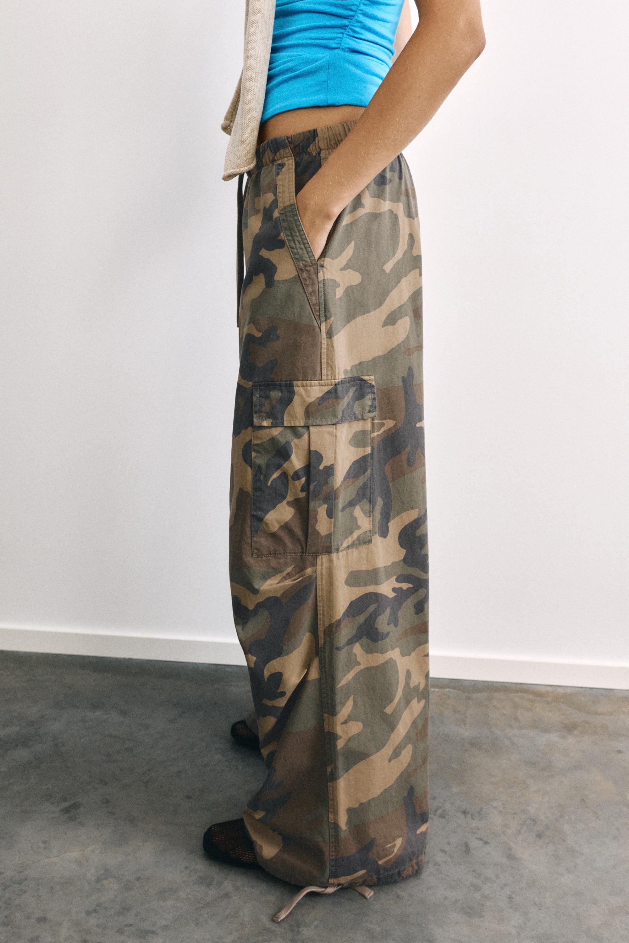 Printed parachute trousers — Khaki