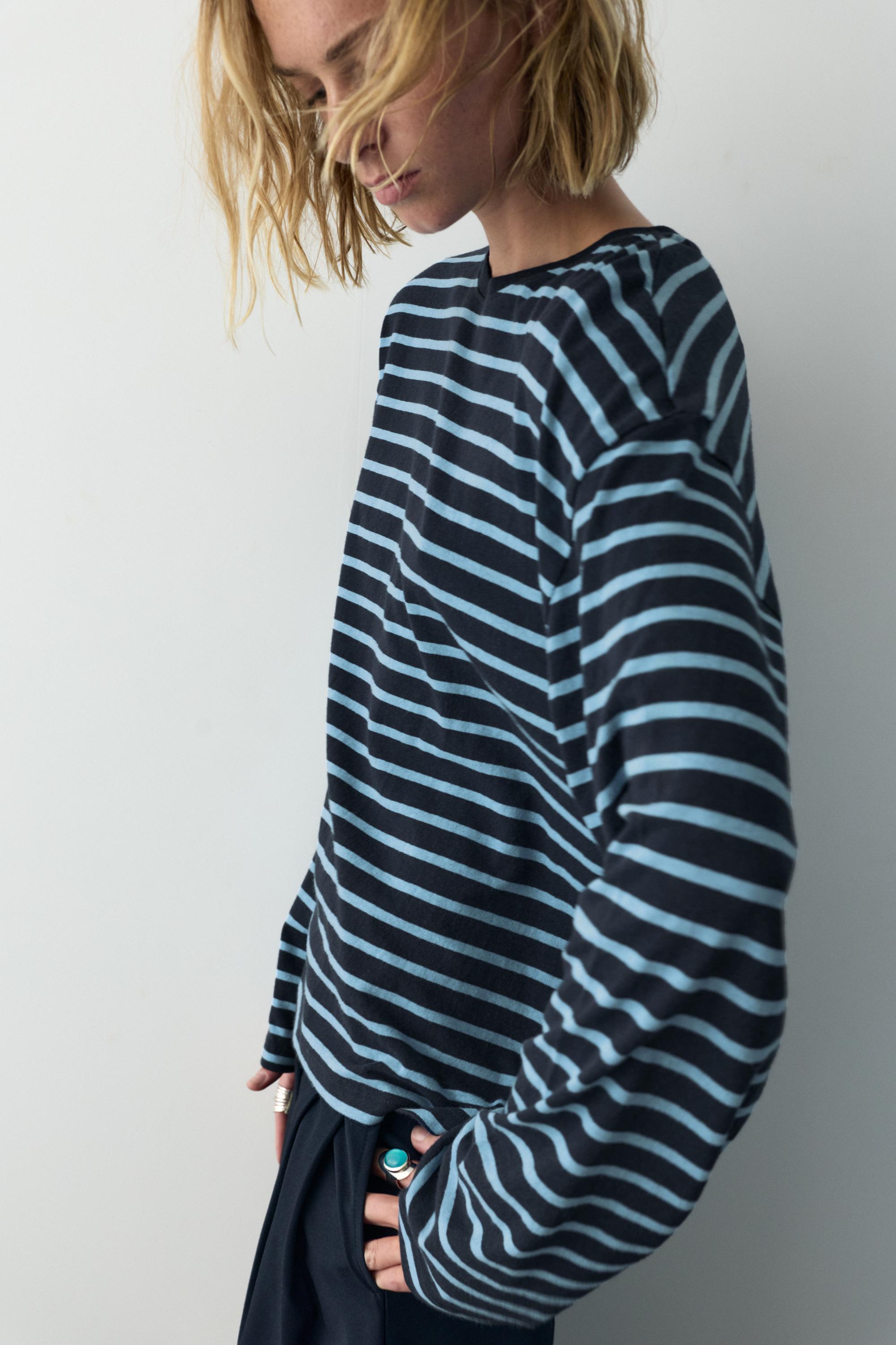 Gestreiftes T-Shirt Mit Langen Ärmeln