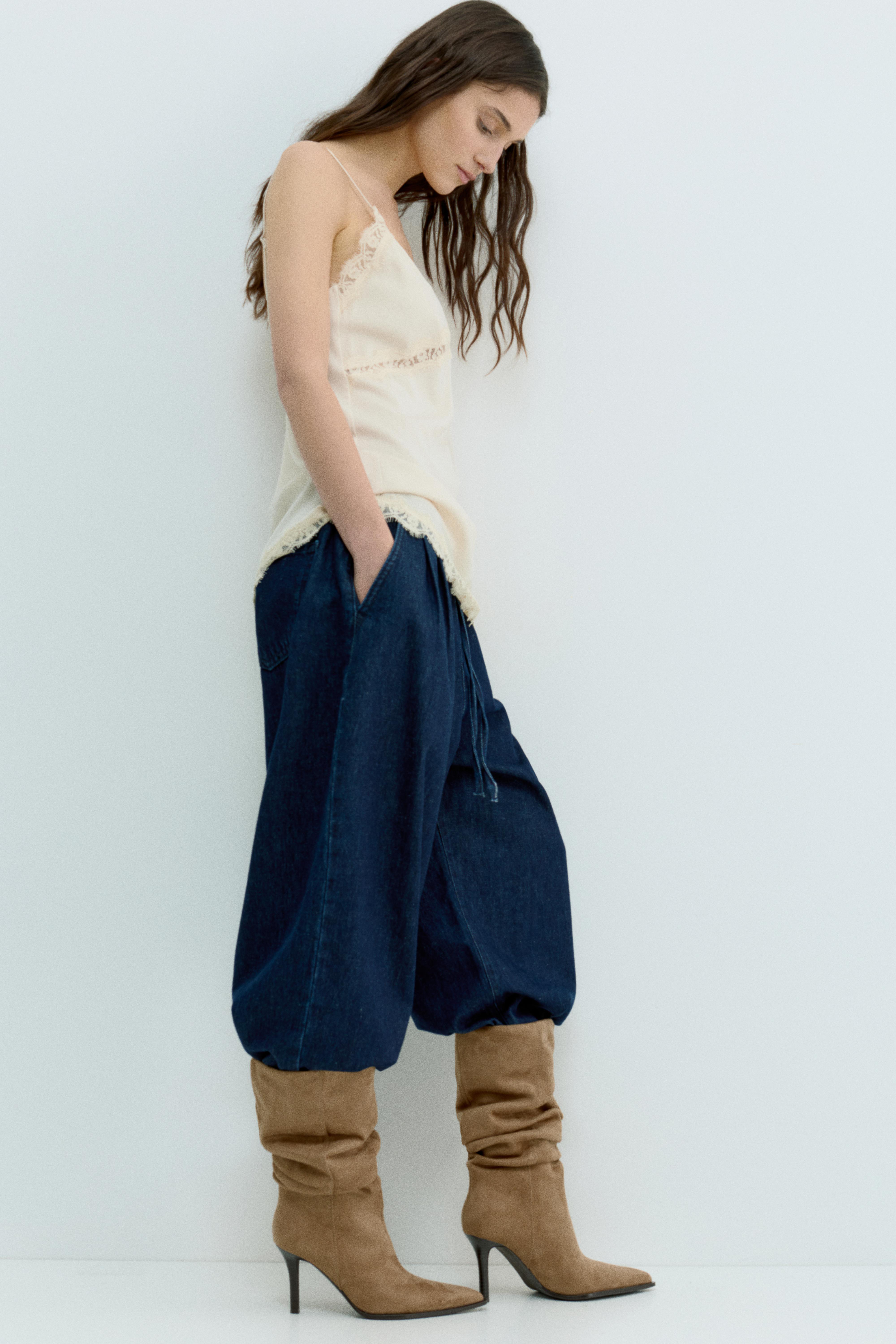 Hohe Stiefel Mit Gerafftem Absatz