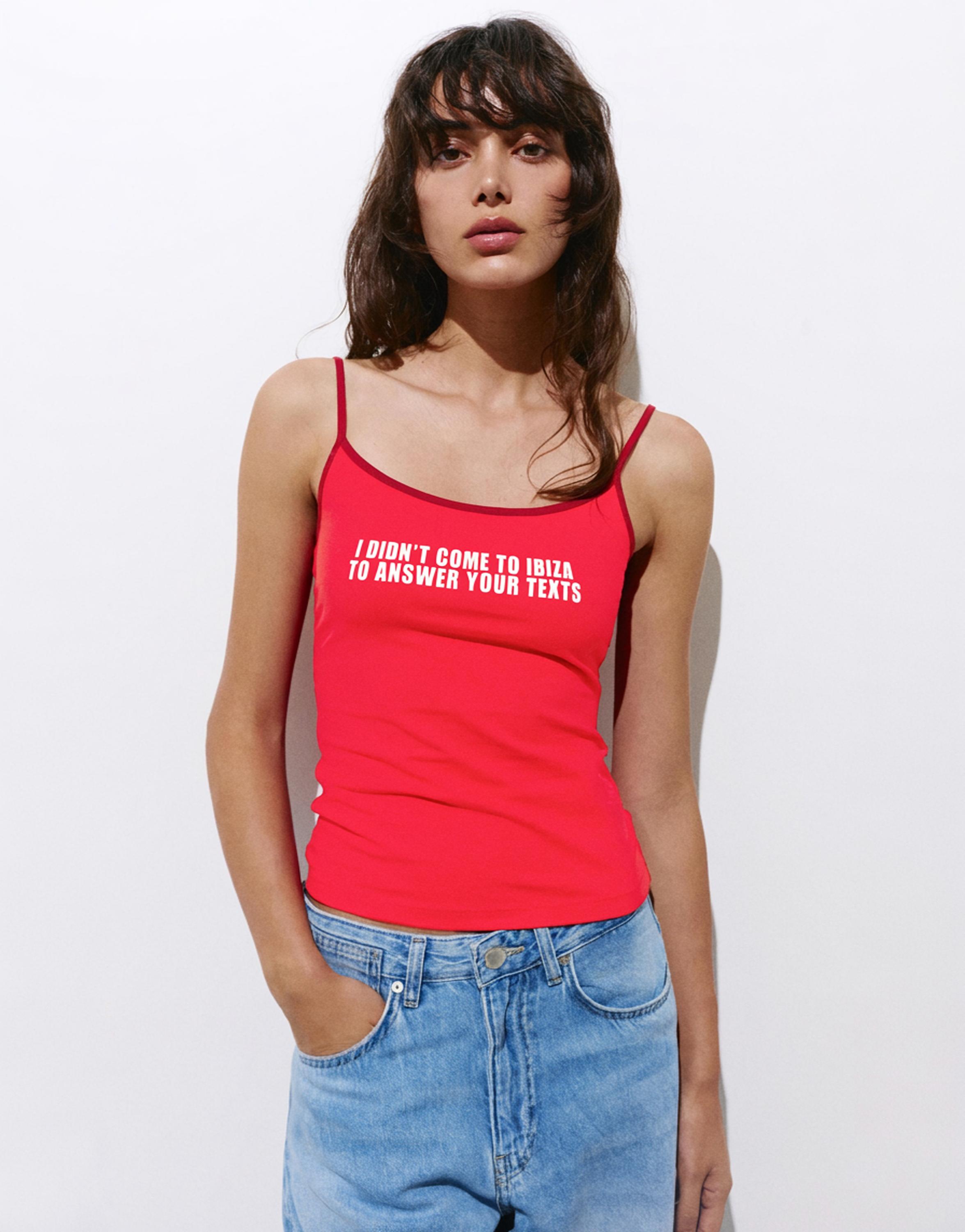 Strappy top with text — Red