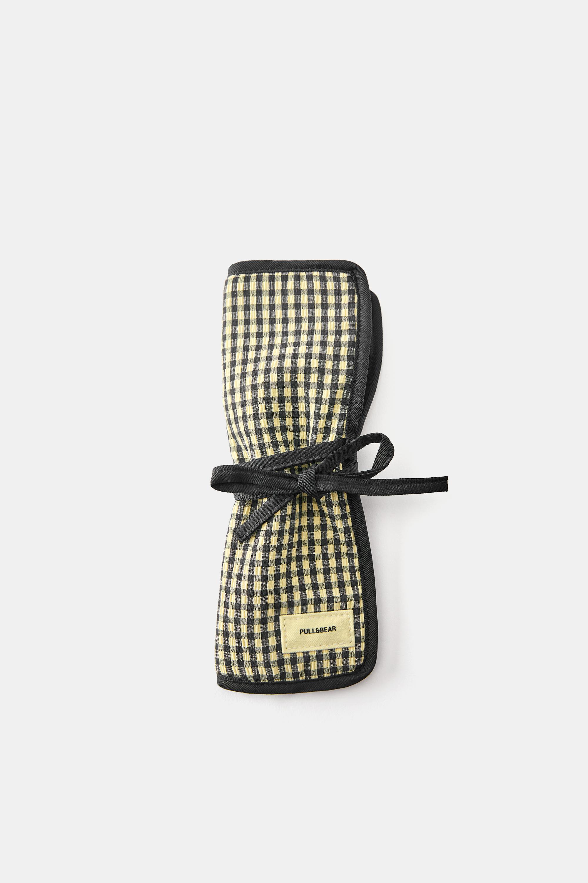 Gingham cutlery roll — Black