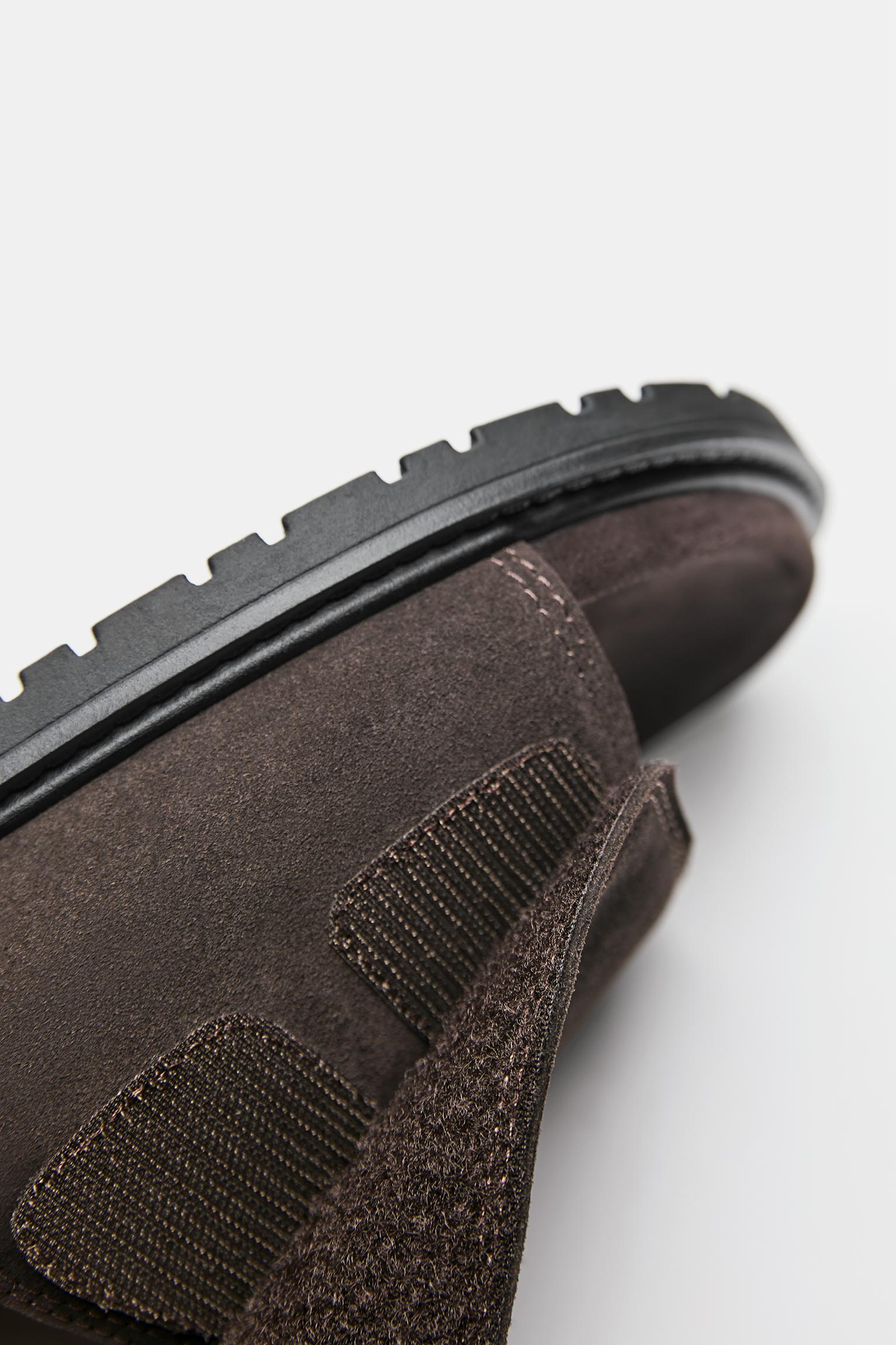 Flat leather sandals — Brown