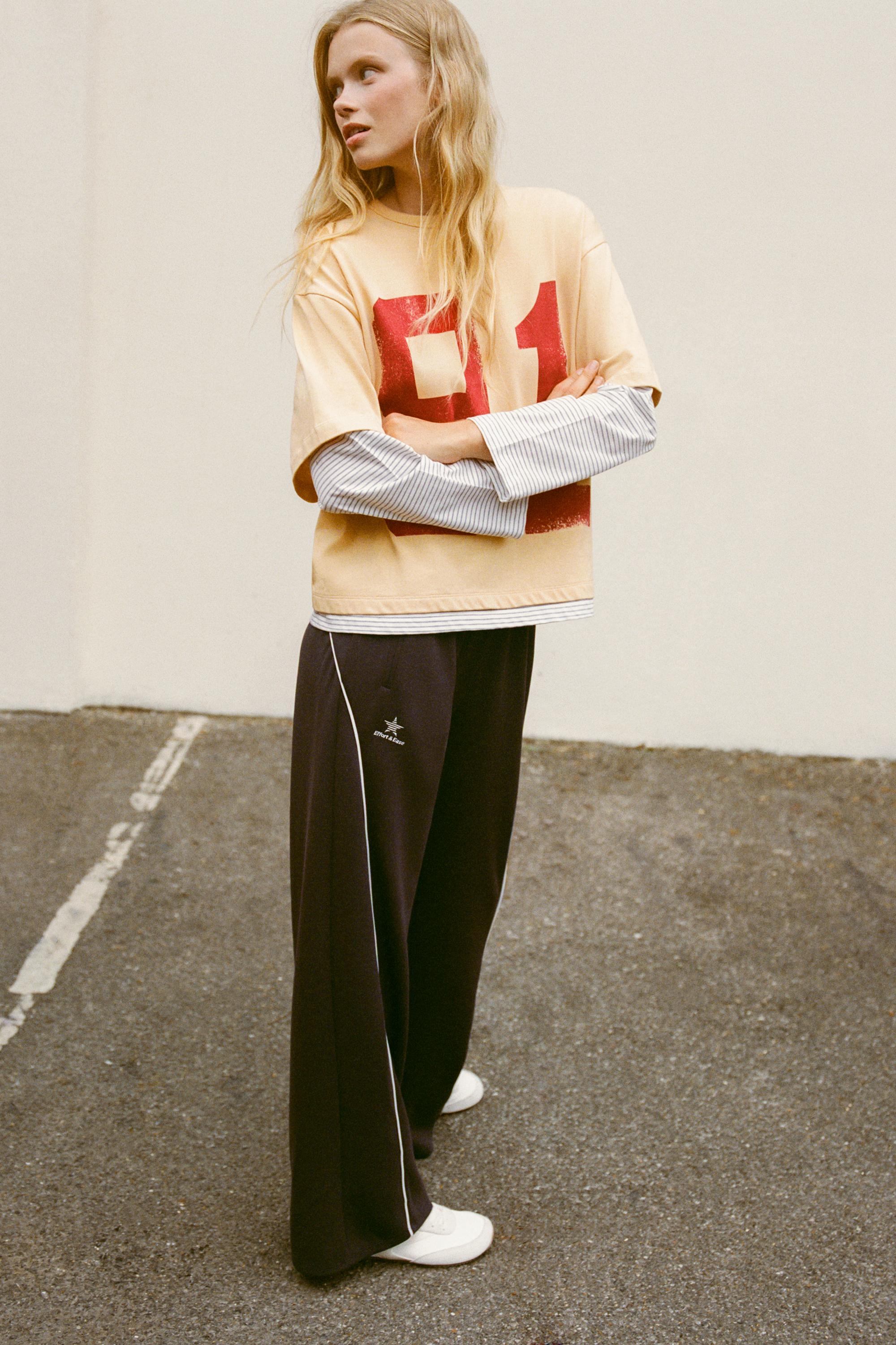 Flowy joggers with piping — Brown