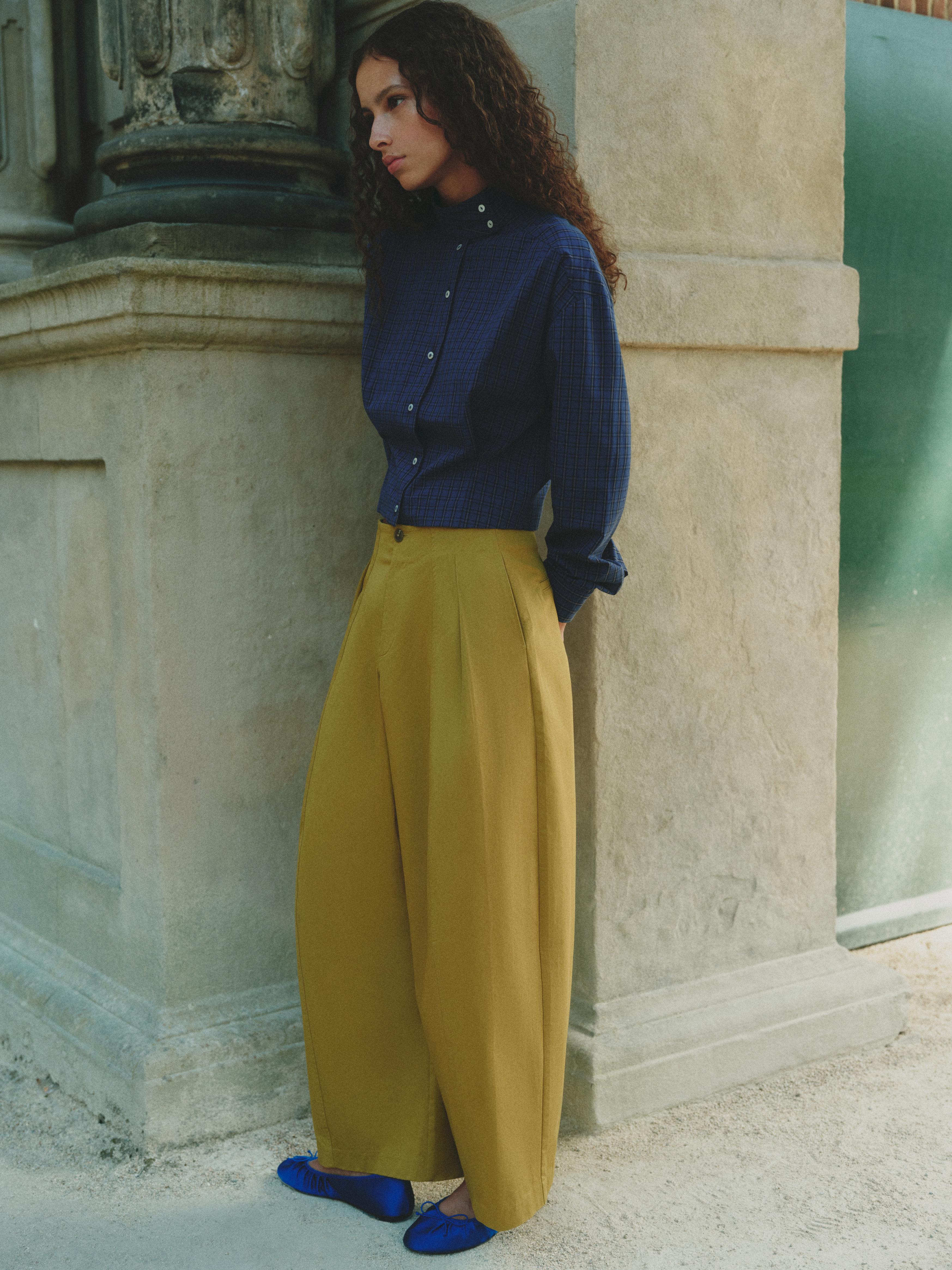 Darted barrel trousers — Olive