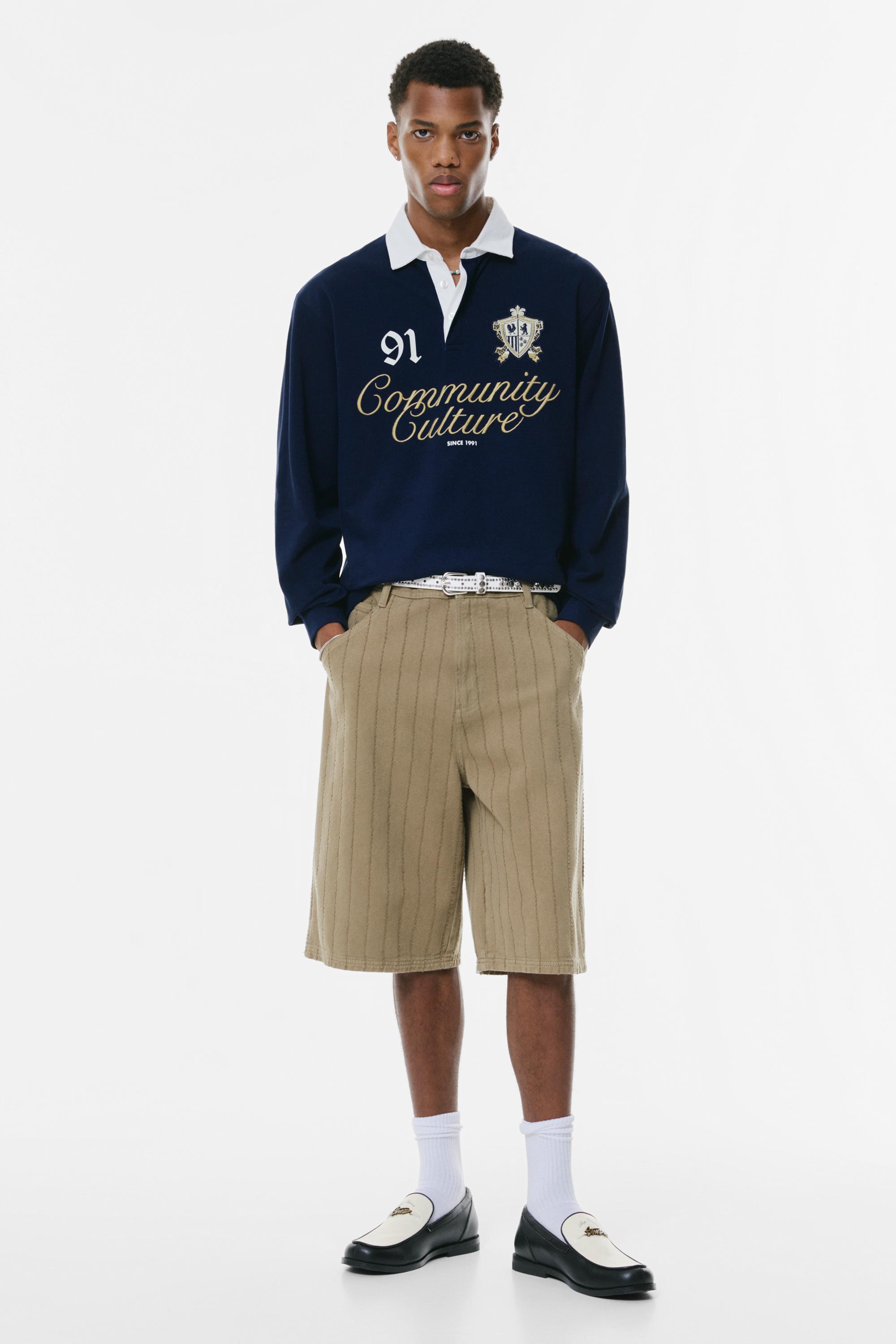 Bermudashorts Mit Vertikalen Nähten