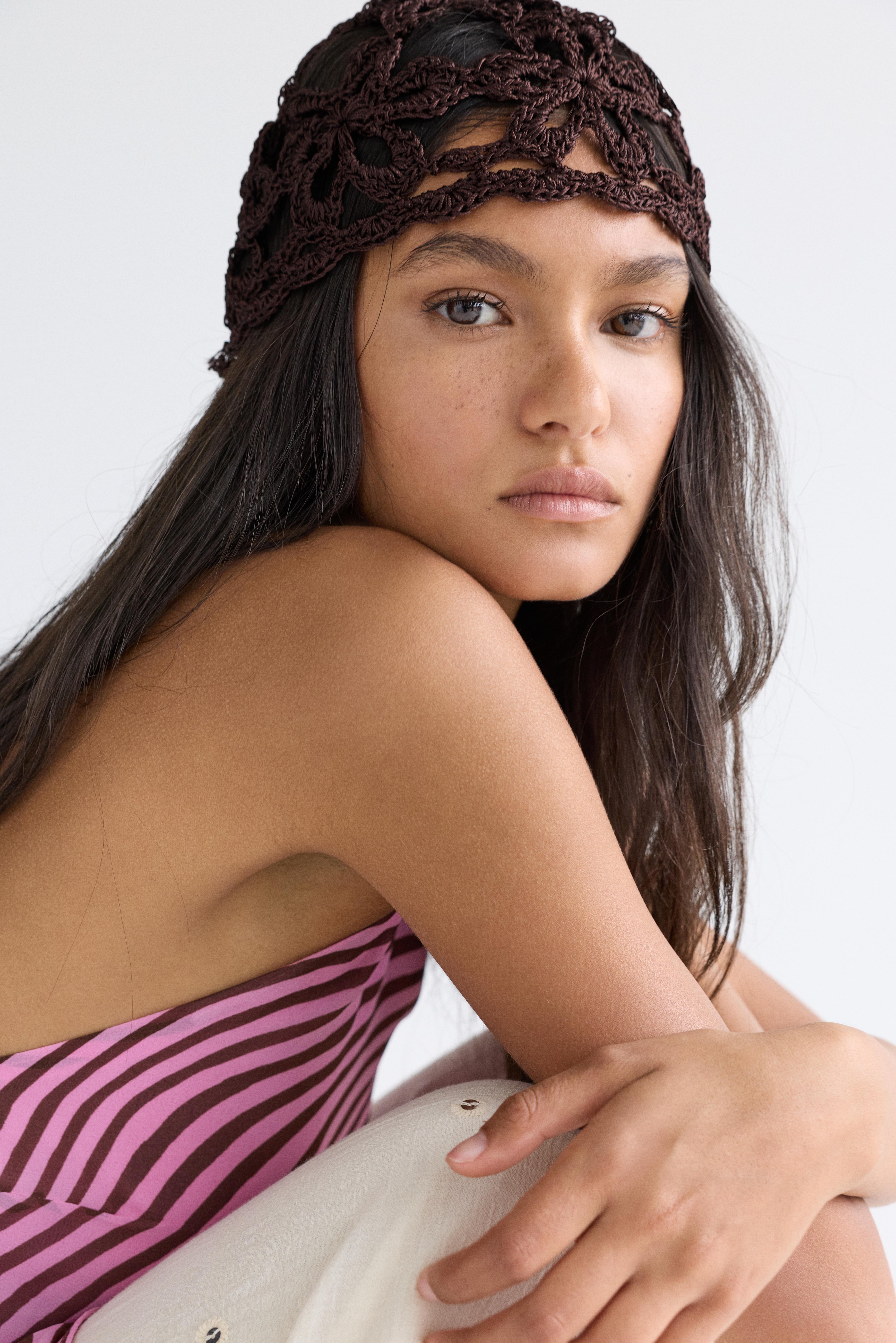 Crochet skullcap hat — Chocolate