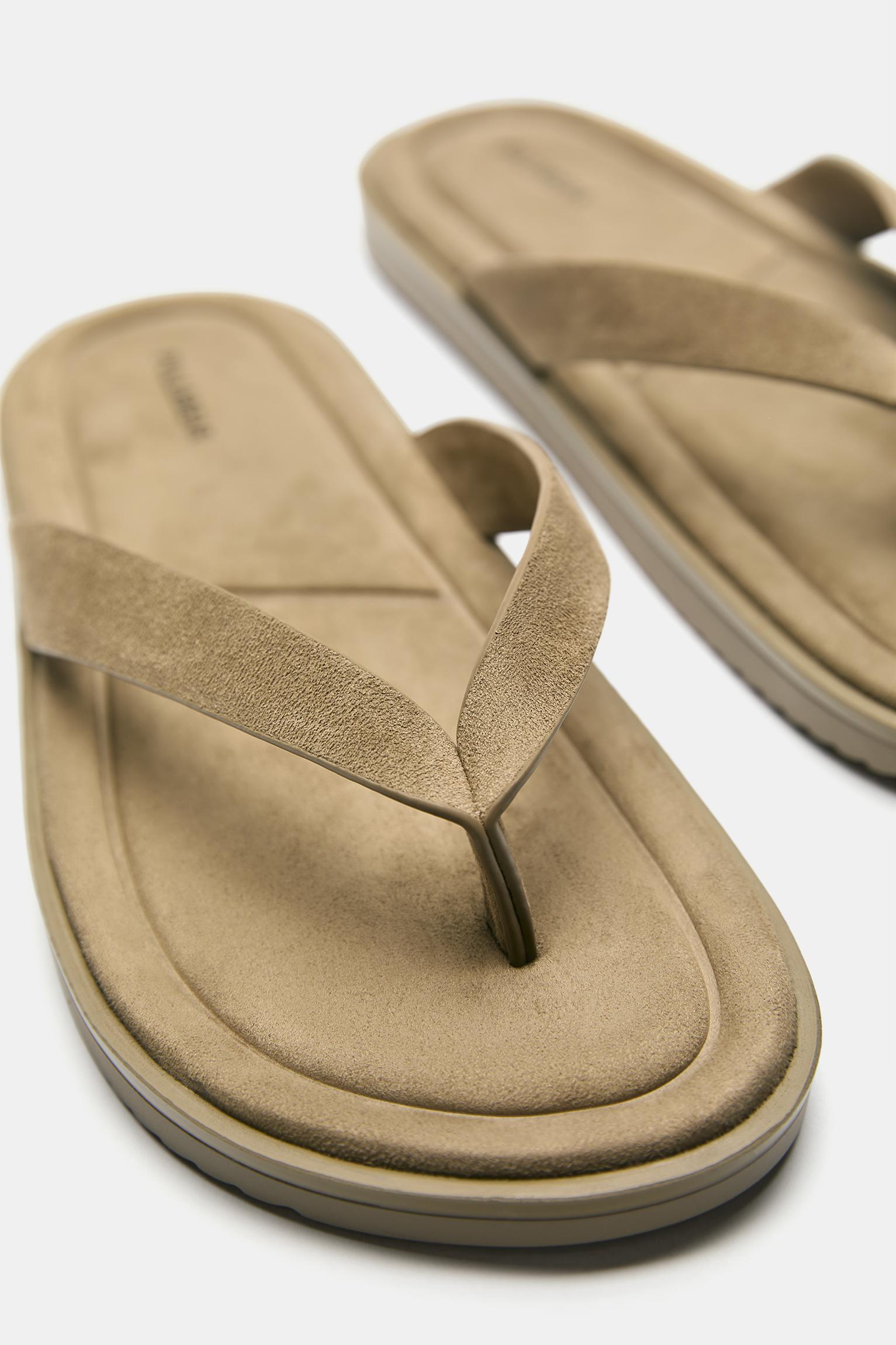 Flat sandals — Ecru