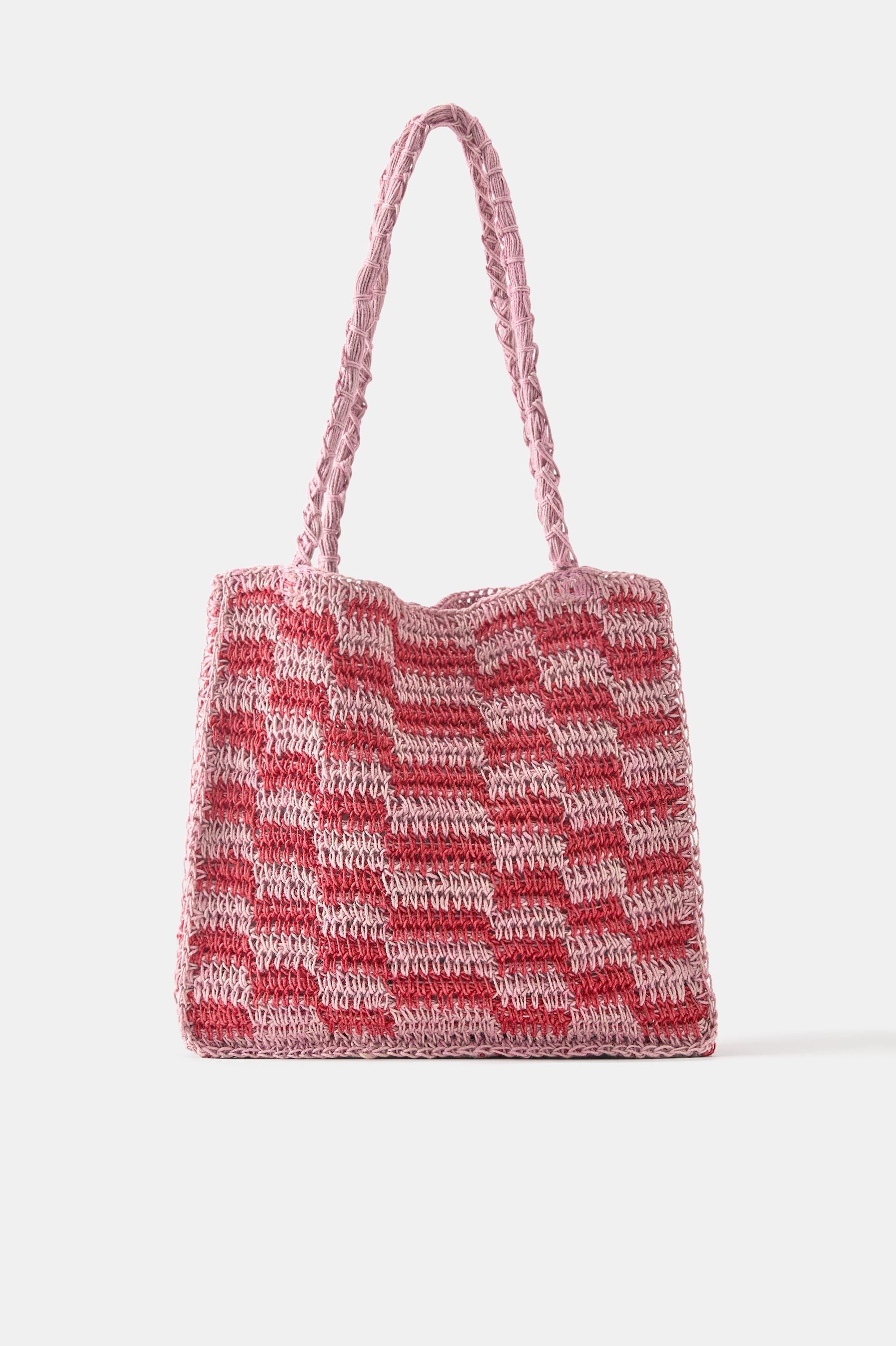 Crochet shoulder bag — Pink