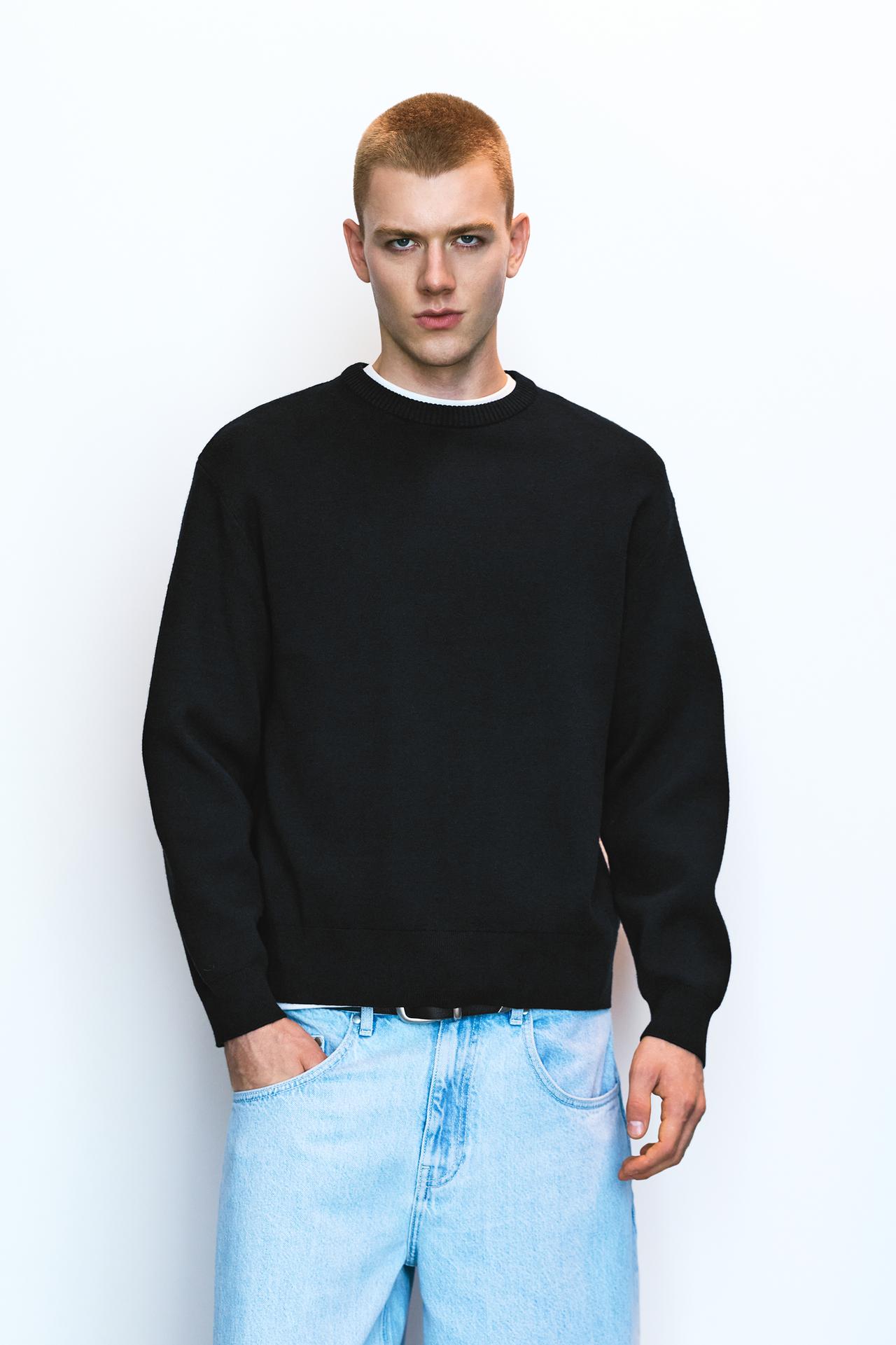 Soft-touch round neck jumper — Black