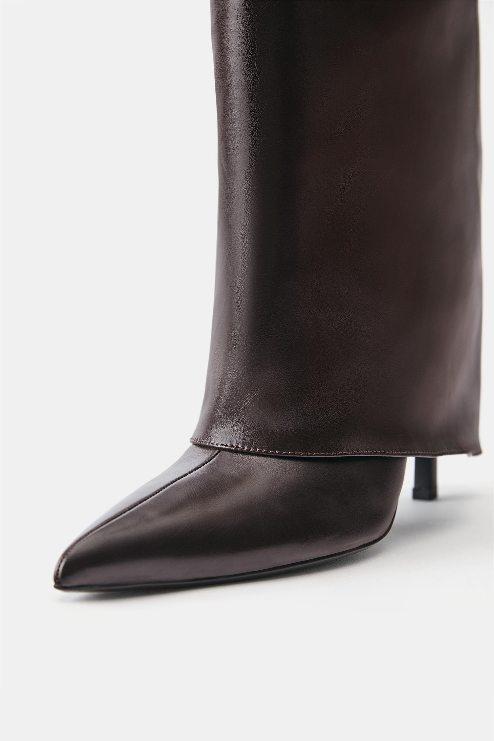 Heeled footed leggings boots — Brown