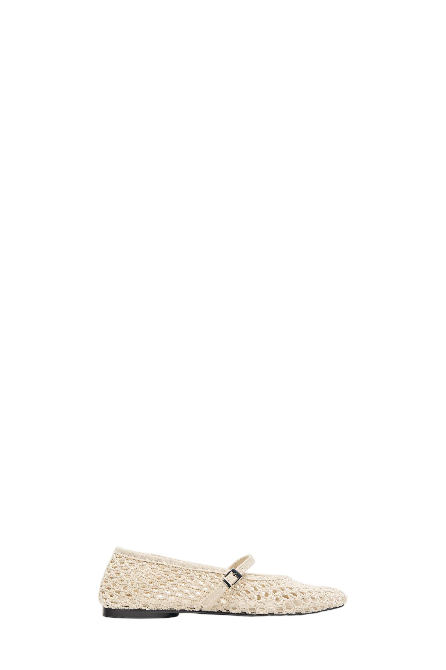 Crochet ballerina shoes — Ecru