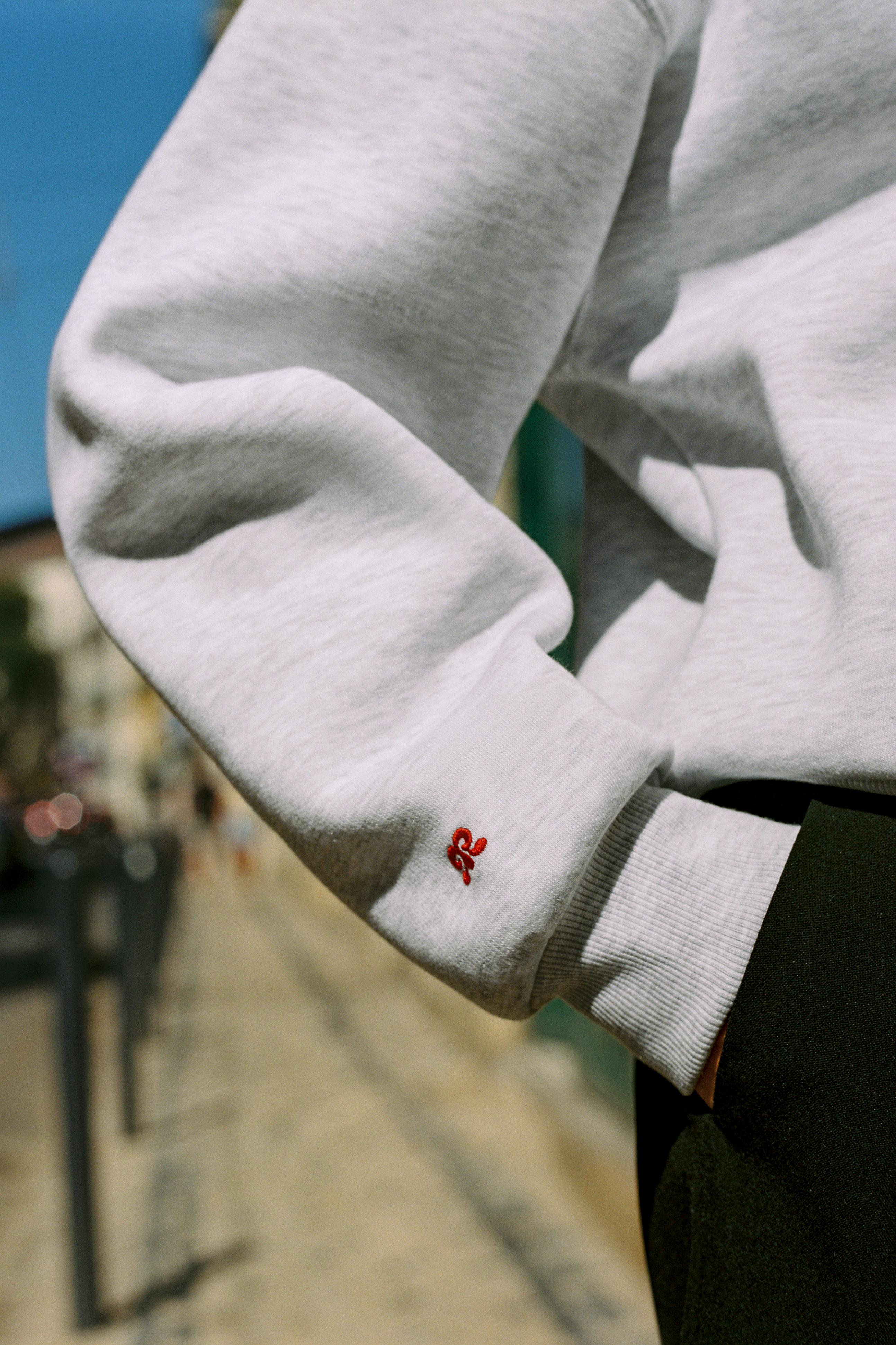 Pull&Bear Yıldız grafik baskılı kapüşonlu sweatshirt görsel 8