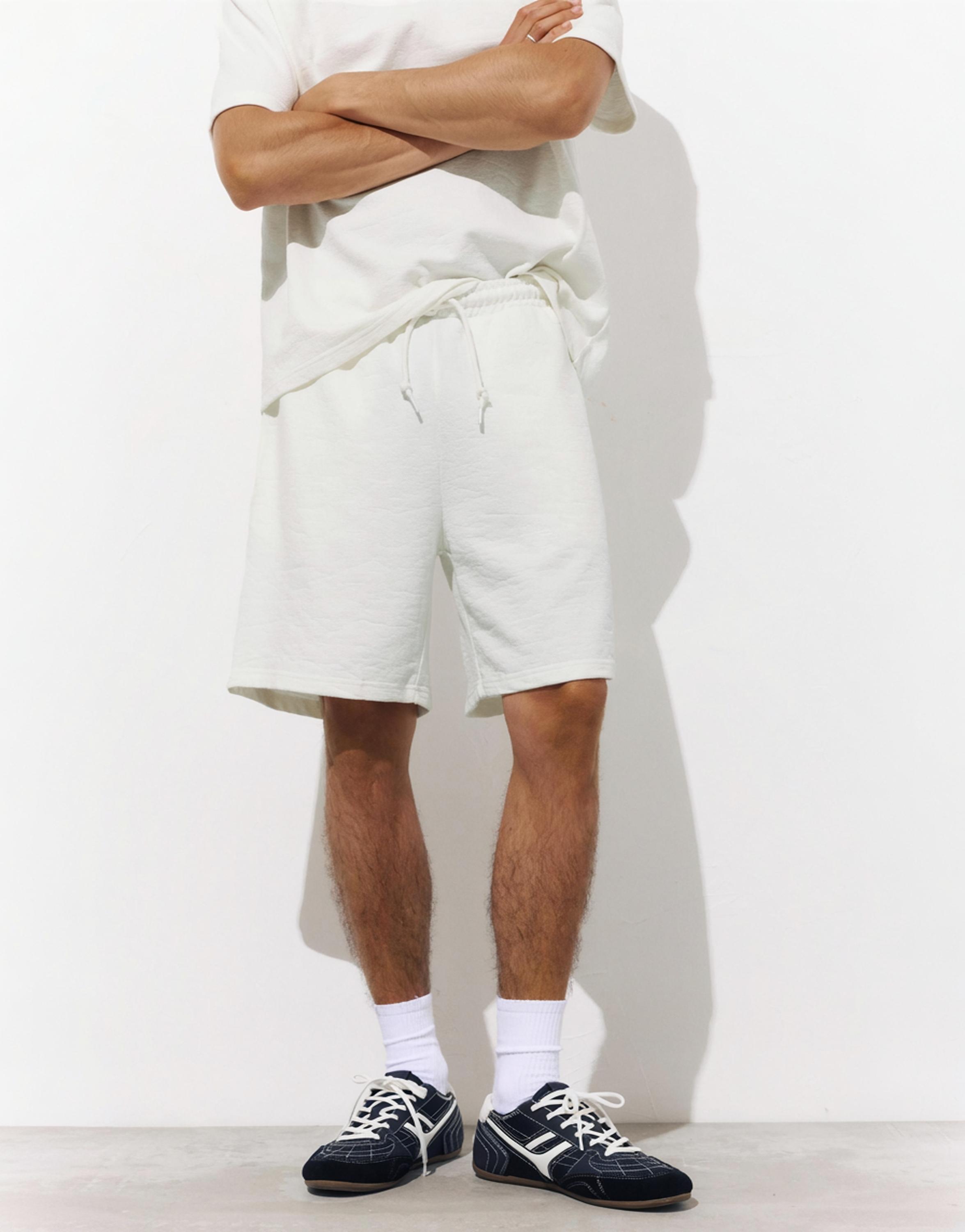 Kumaş dokulu jogger bermuda - Görsel 13