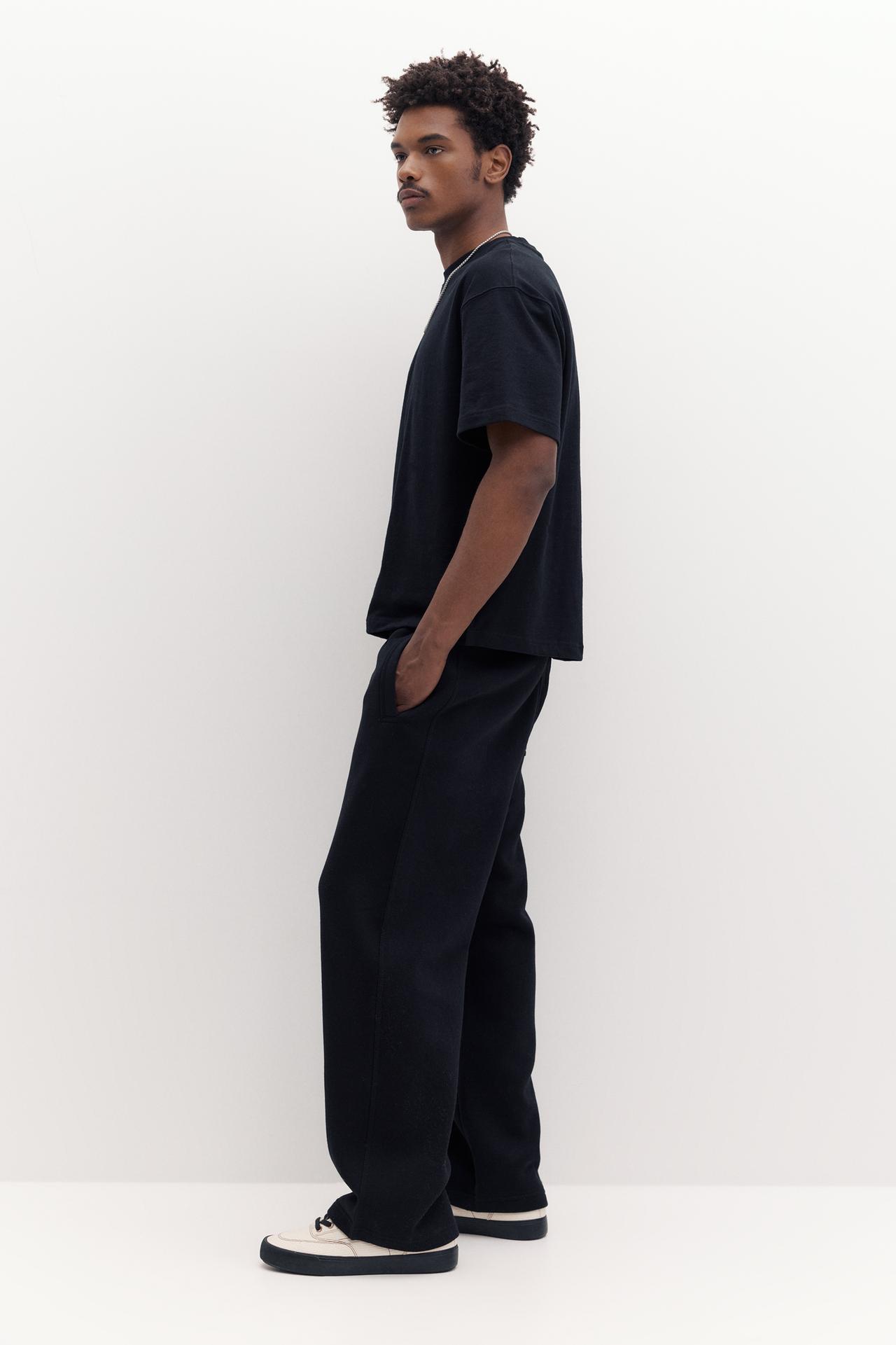 Basic baggy tracksuit bottoms — Black