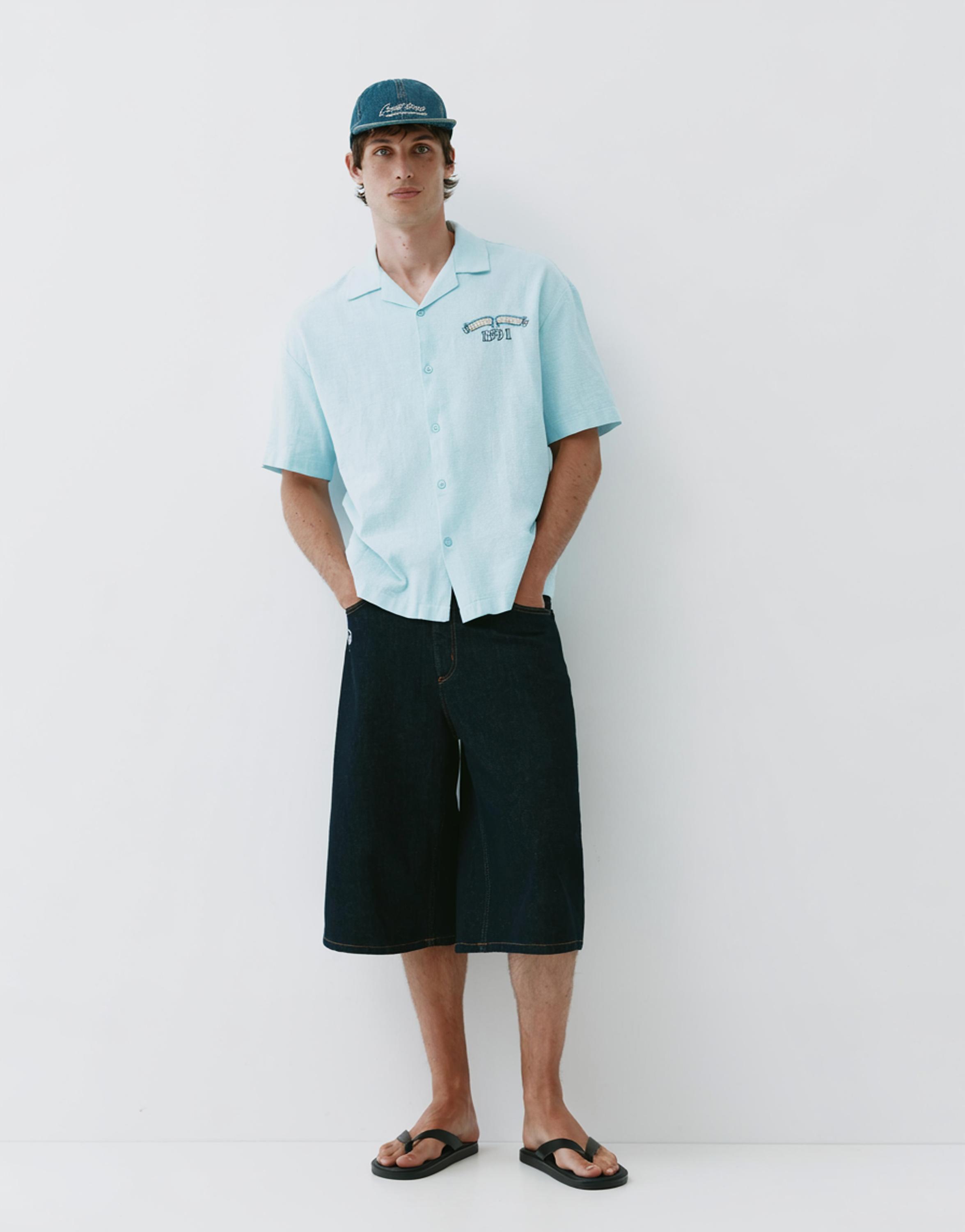 Short sleeve embroidered shirt — Pale blue