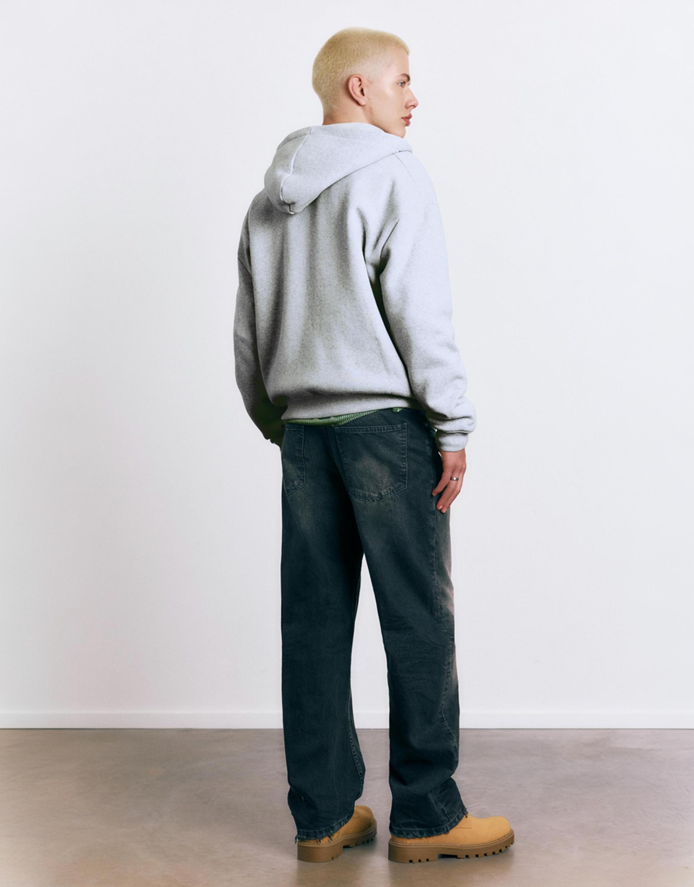 Kapüşonlu fermuarlı yazılı sweatshirt - Görsel 11