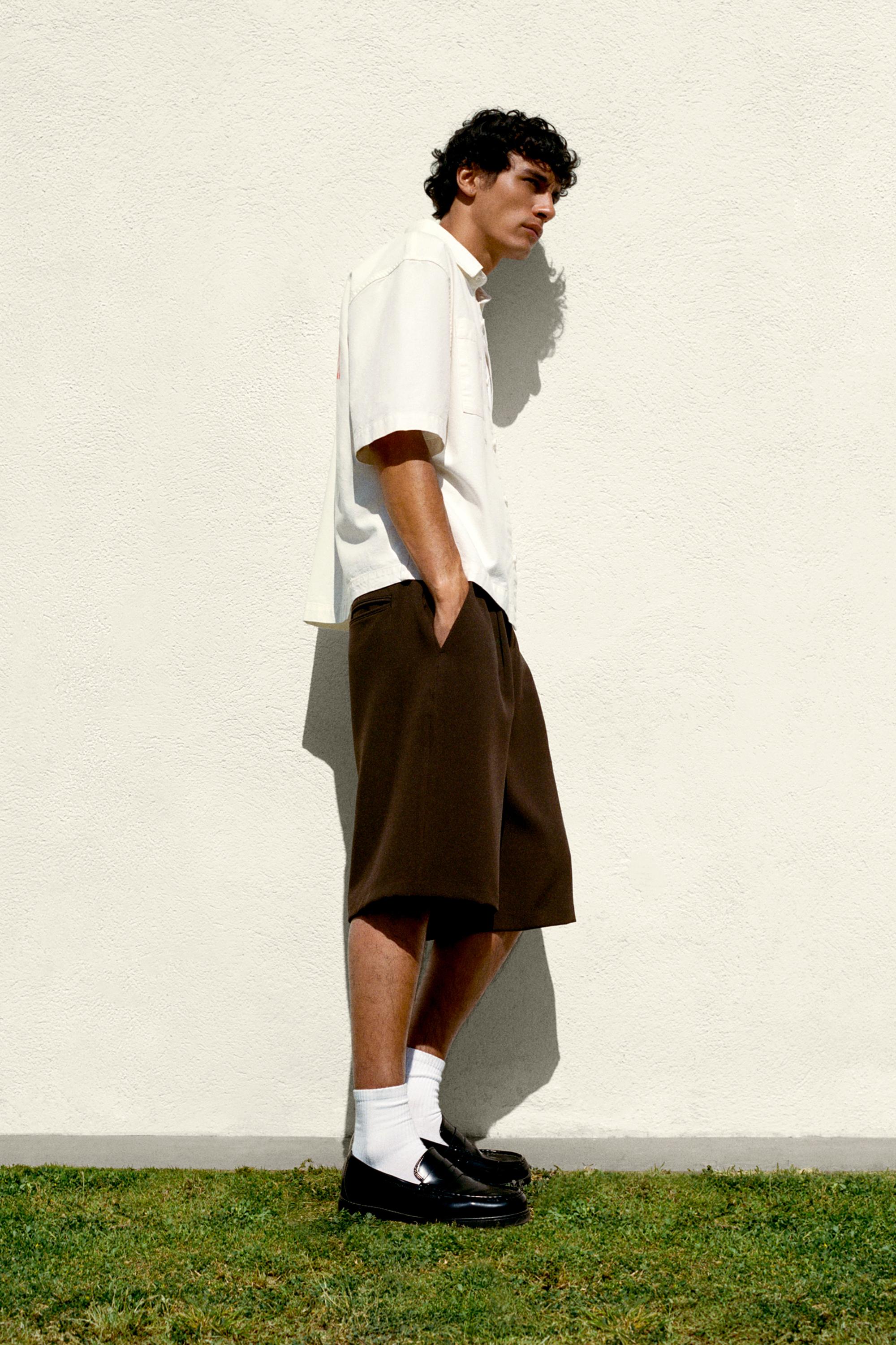 Smart Bermuda shorts with pleats — Chocolate