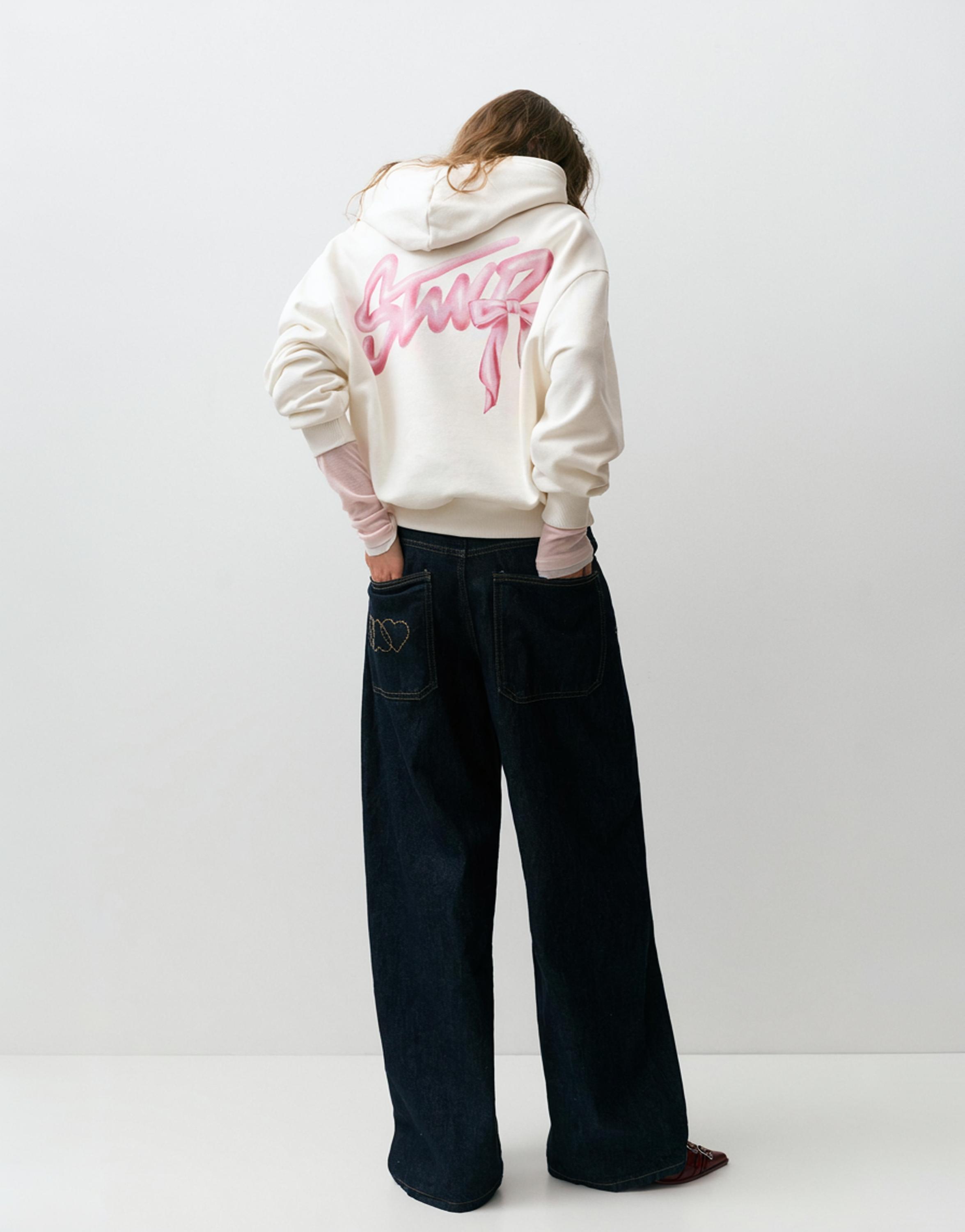 Fiyonk grafikli kapüşonlu sweatshirt - Görsel 7