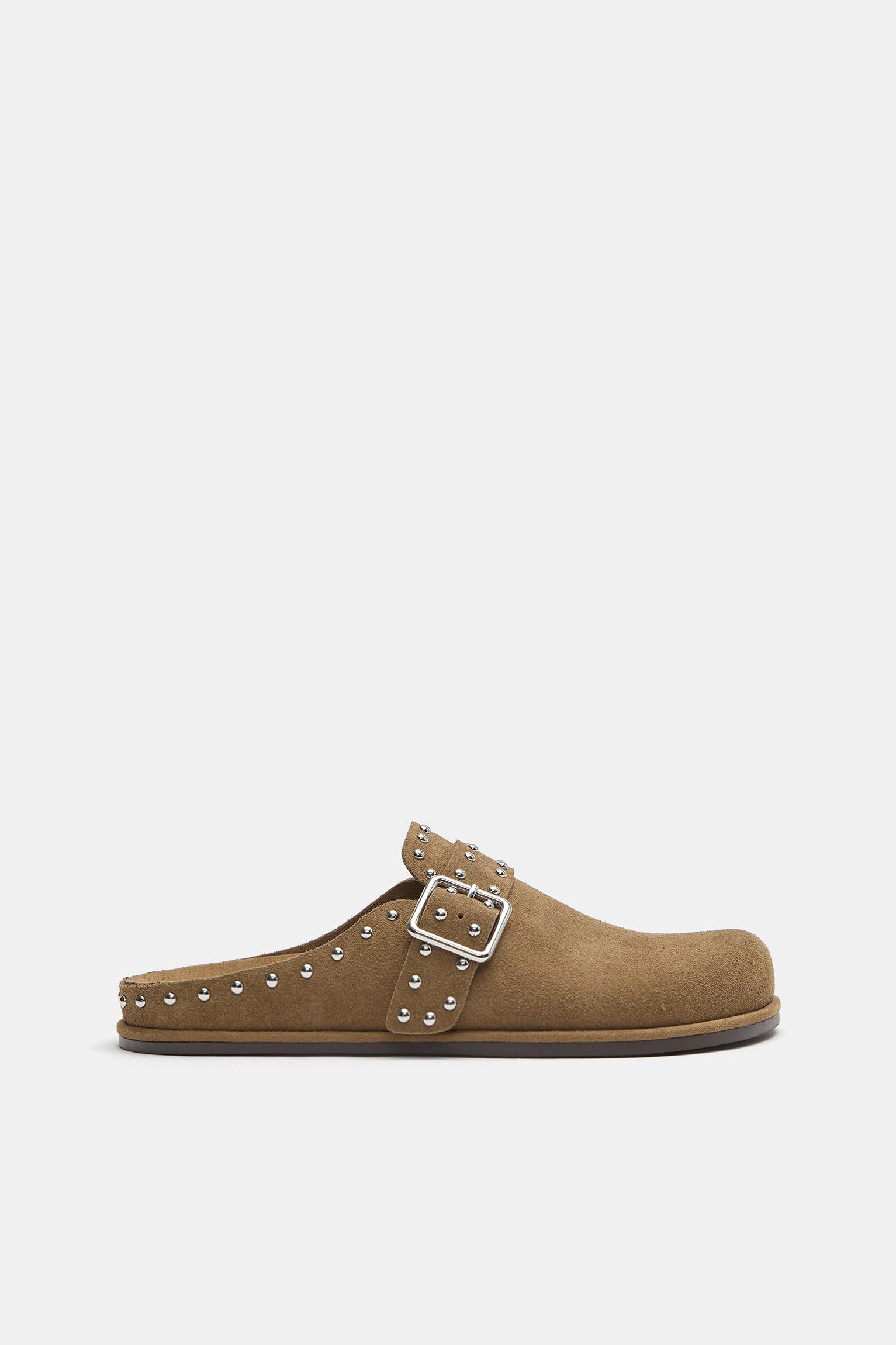 Leather studded clogs — Sand
