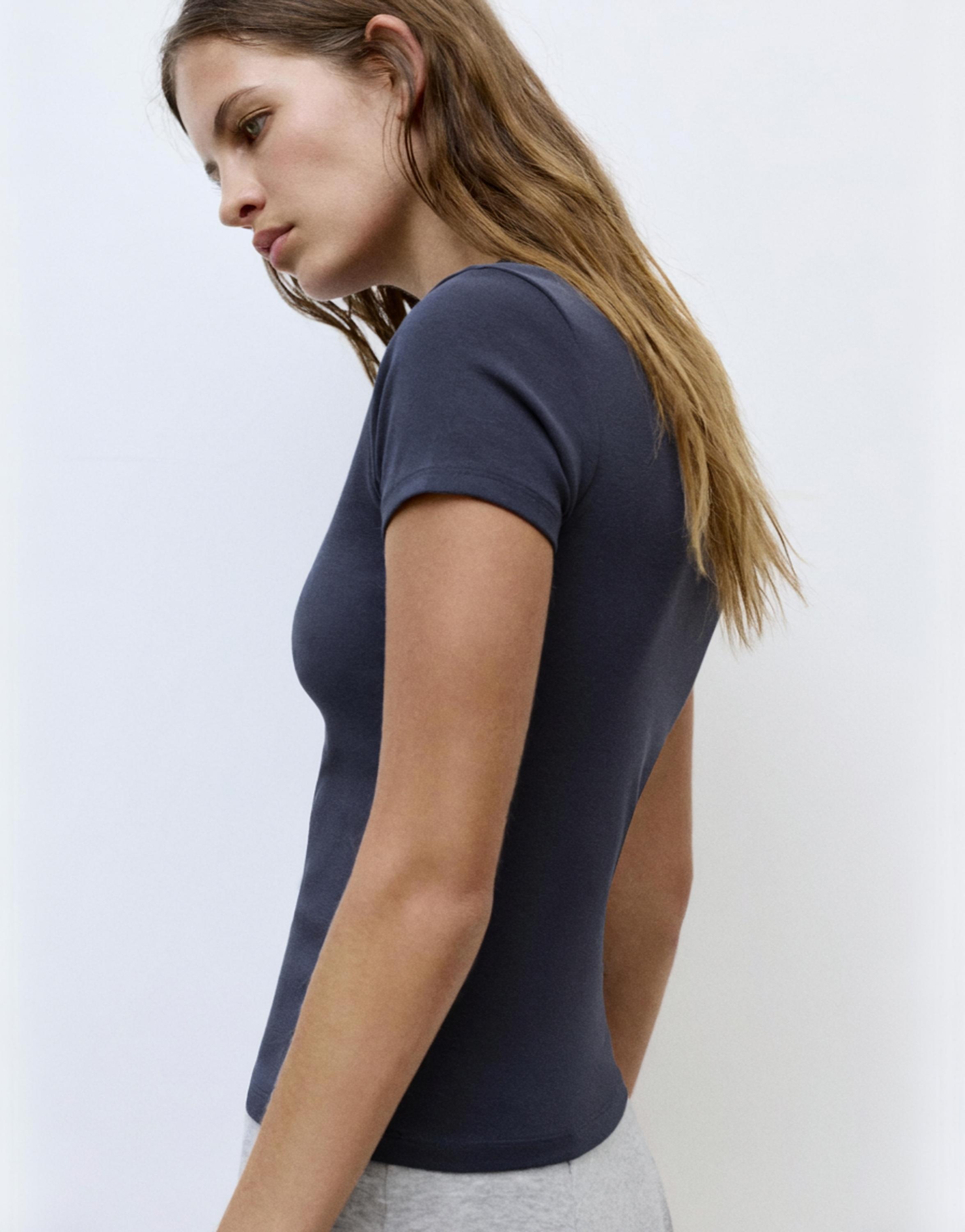 Kısa kollu dar kesim t-shirt - Görsel 70