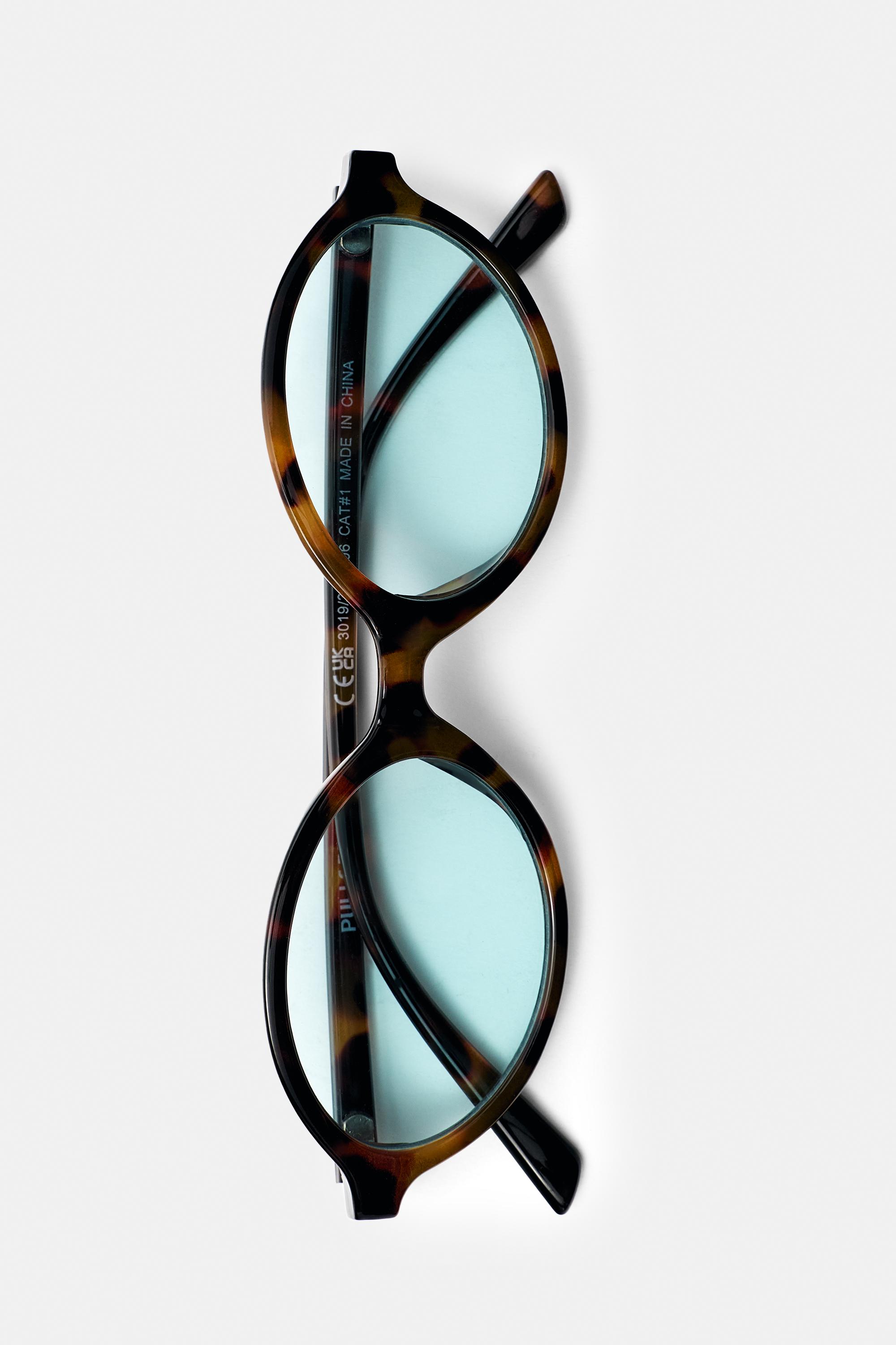 Oval sunglasses — Pale blue