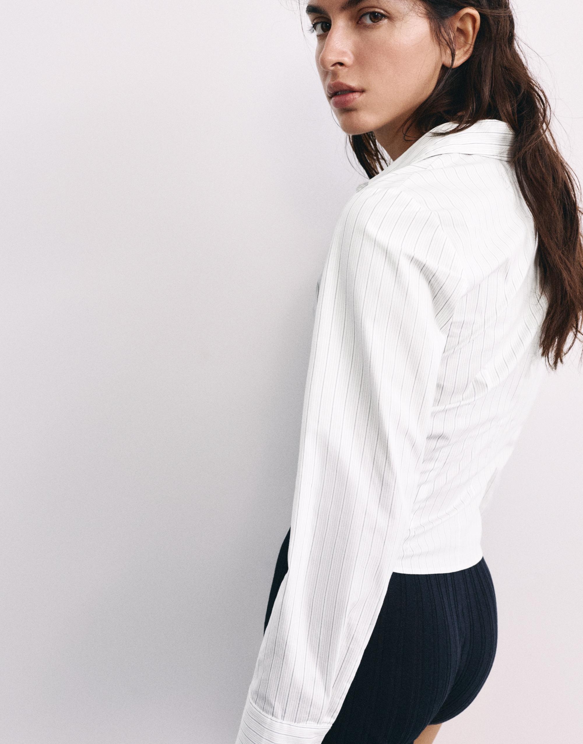 Fitted long sleeve shirt — Pale grey