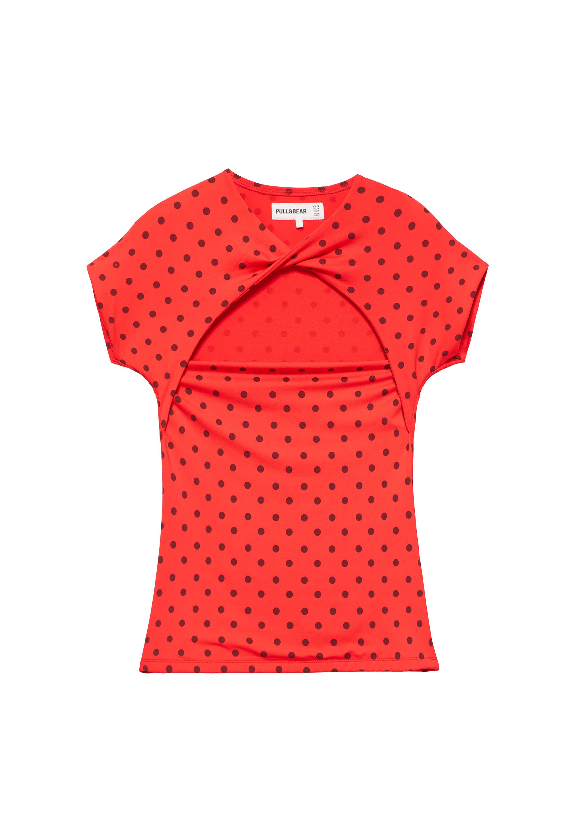 Cut-out T-shirt — Red