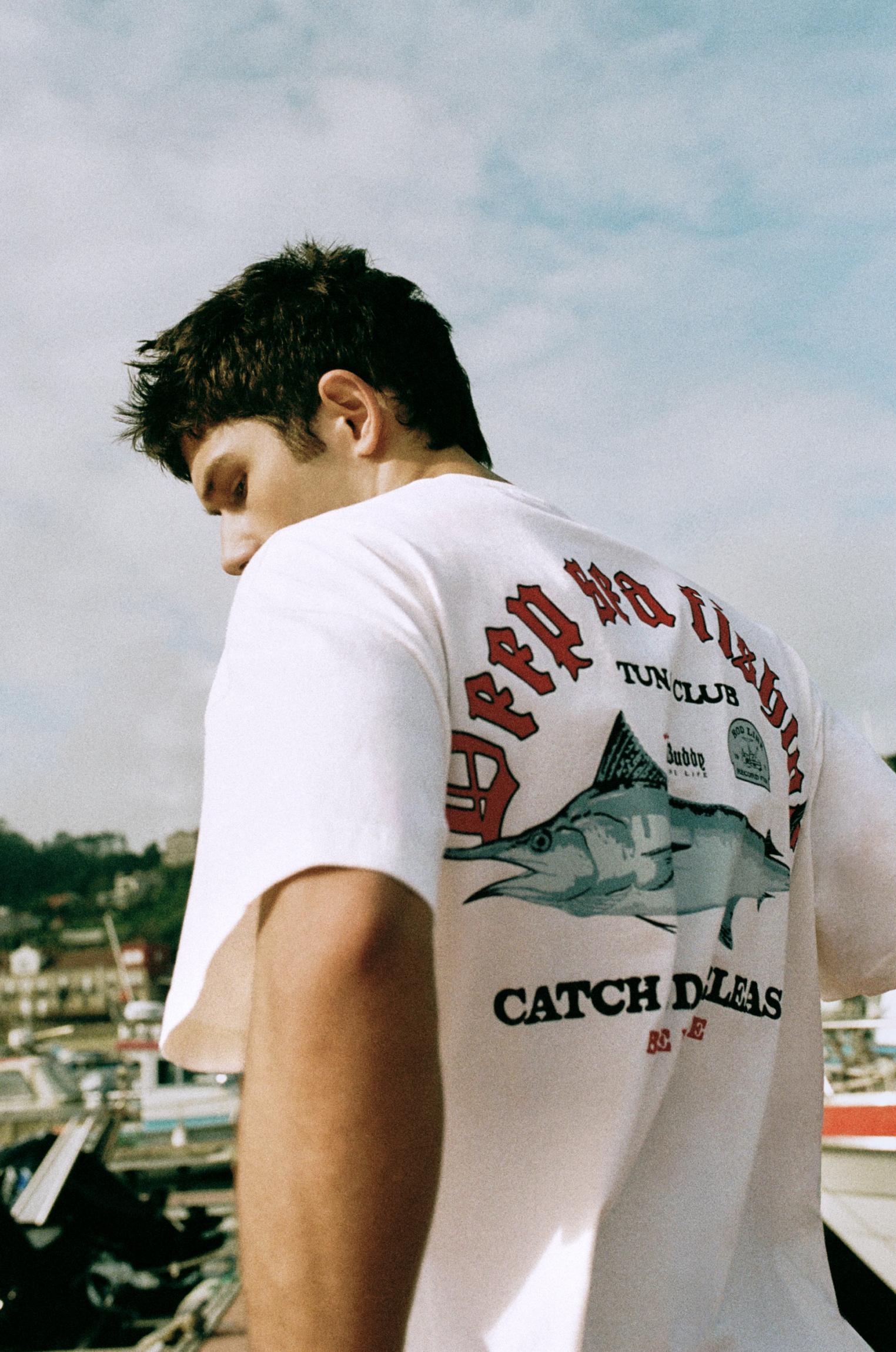 T-Shirt Com Gráfico De Pesca