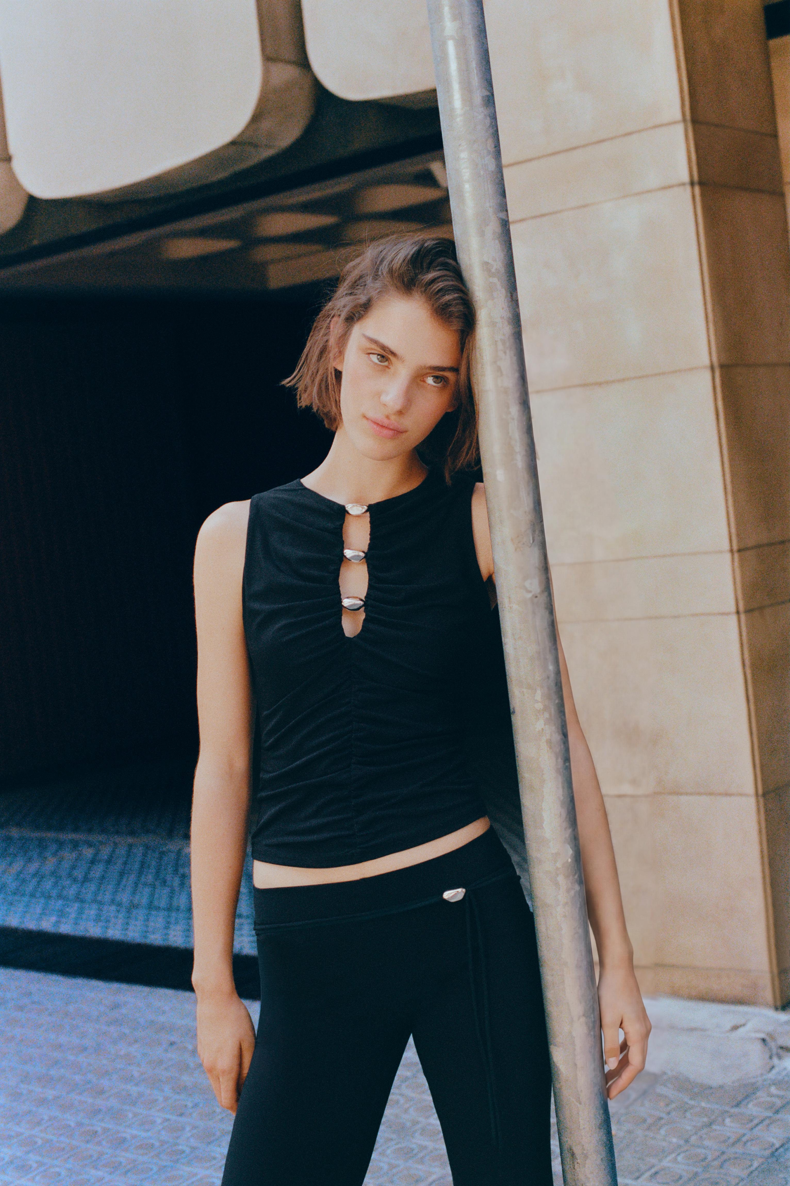 Top Con Applicazioni Cut Out